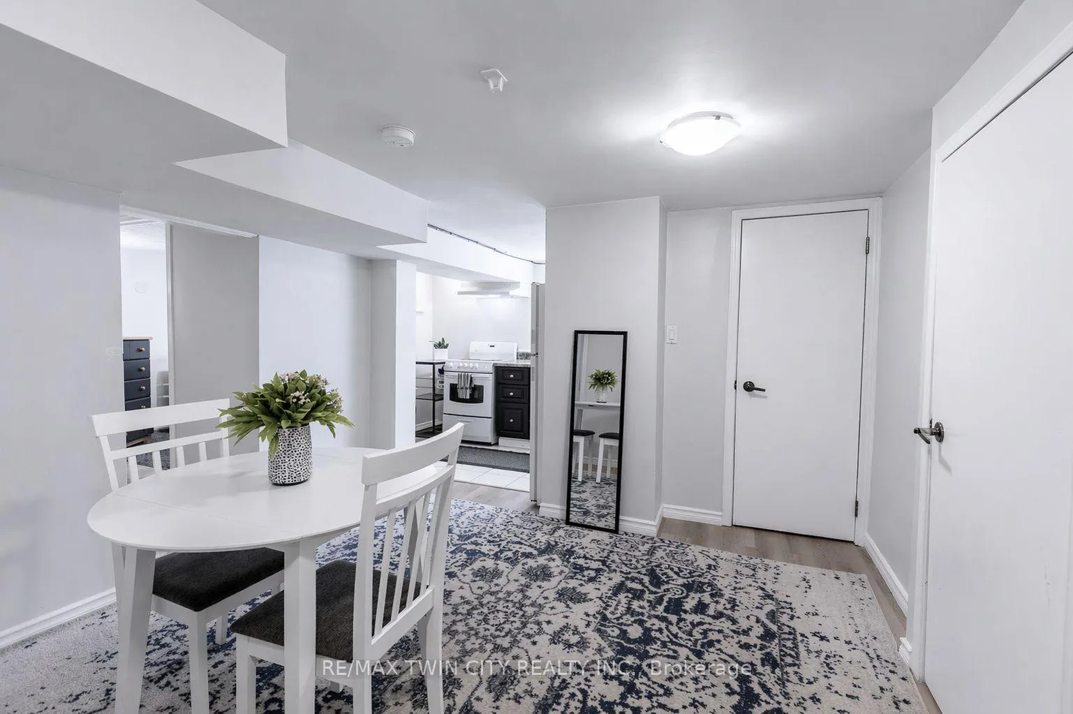 Photo 25 of 110 Lorne Crescent, Kitchener — HOMEH