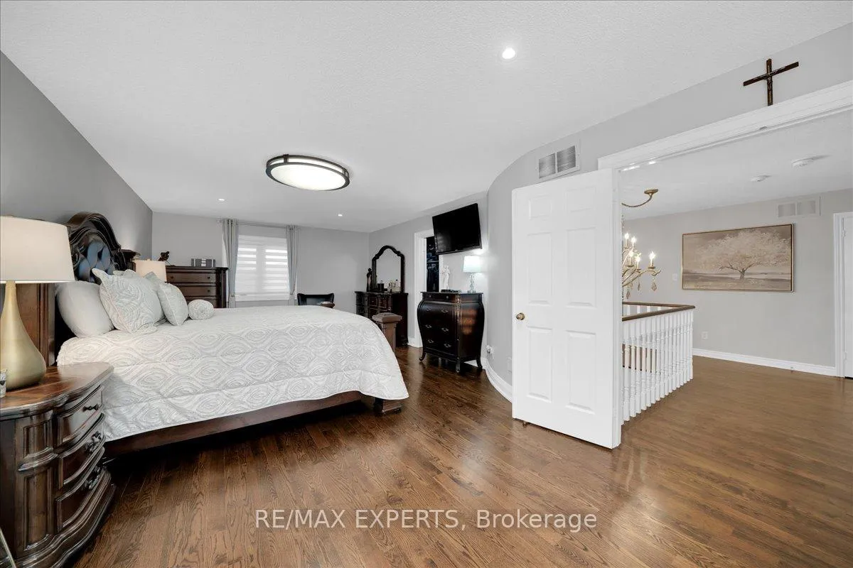 Photo 25 of 3 Thornbury Road, Caledon, Bolton North — HOMEH