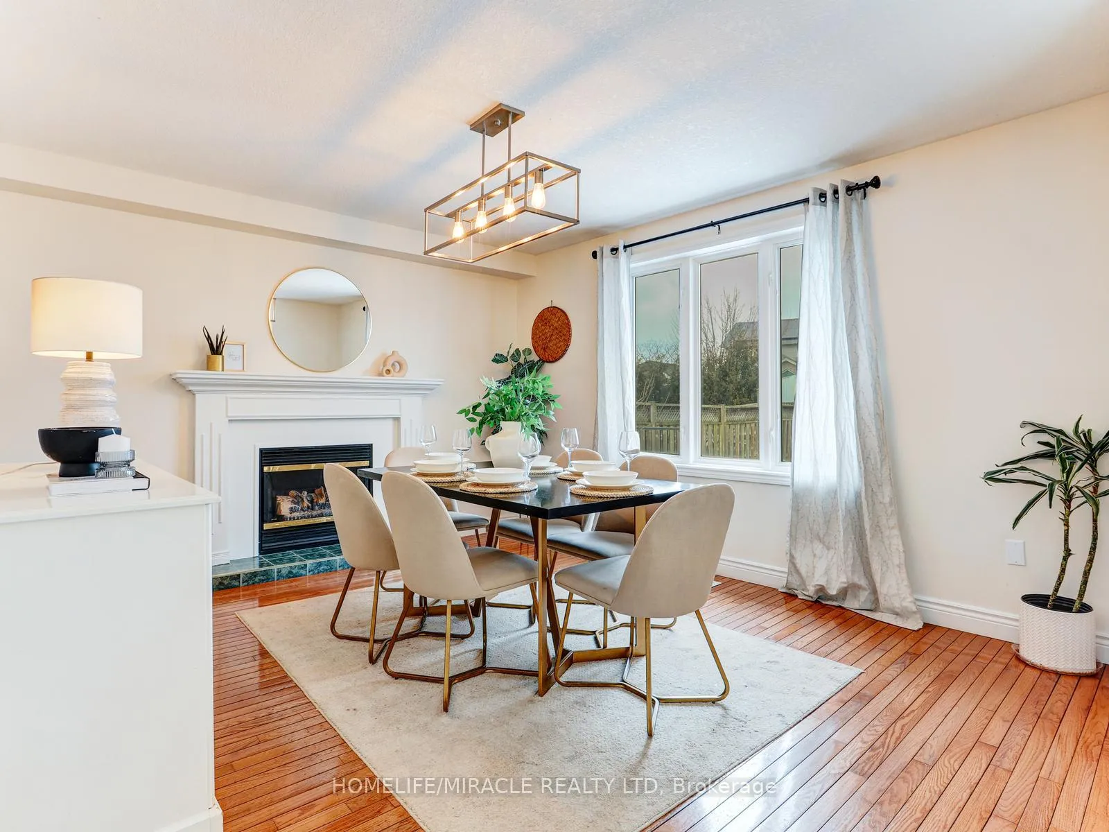 Photo 5 of 154 Deerpath Drive, Guelph, Willow West/Sugarbush/West Acres — HOMEH