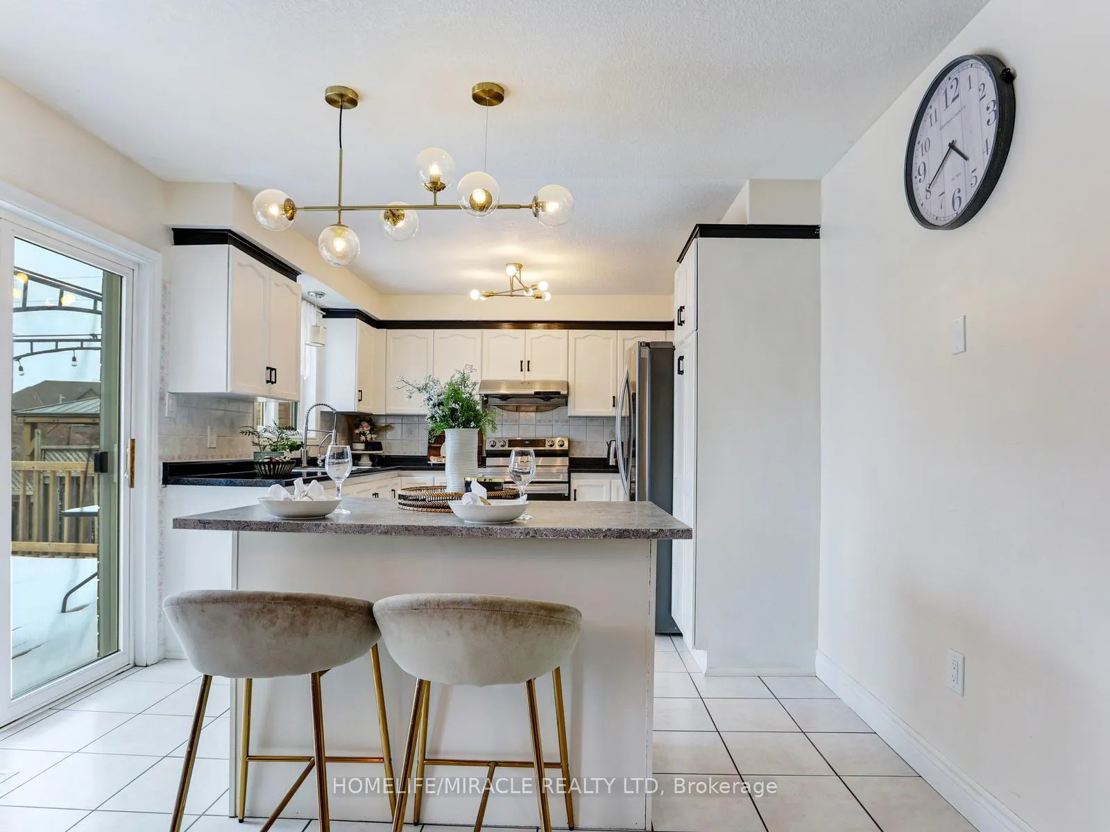 Photo 9 of 154 Deerpath Drive, Guelph, Willow West/Sugarbush/West Acres — HOMEH
