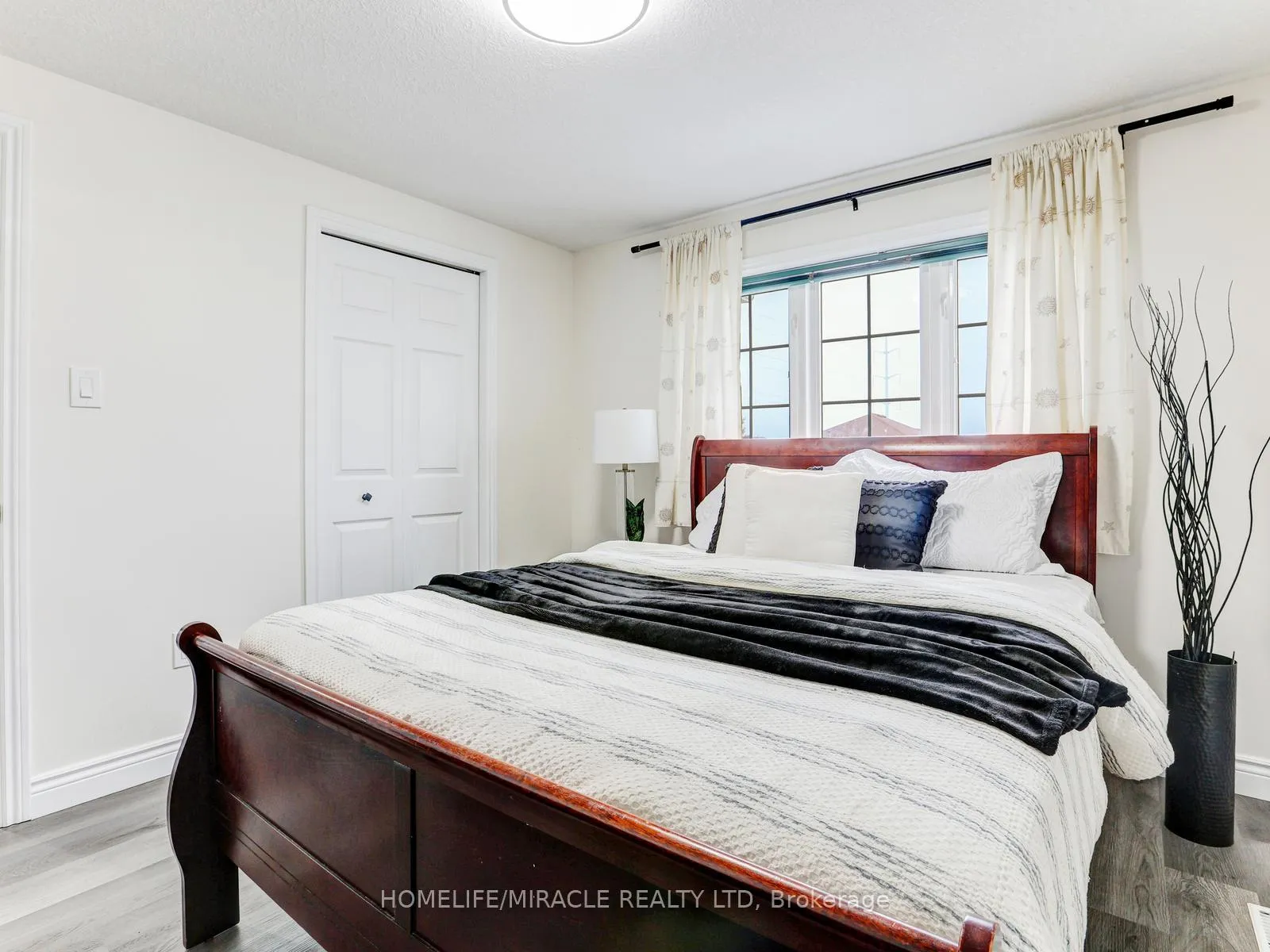 Photo 34 of 154 Deerpath Drive, Guelph, Willow West/Sugarbush/West Acres — HOMEH