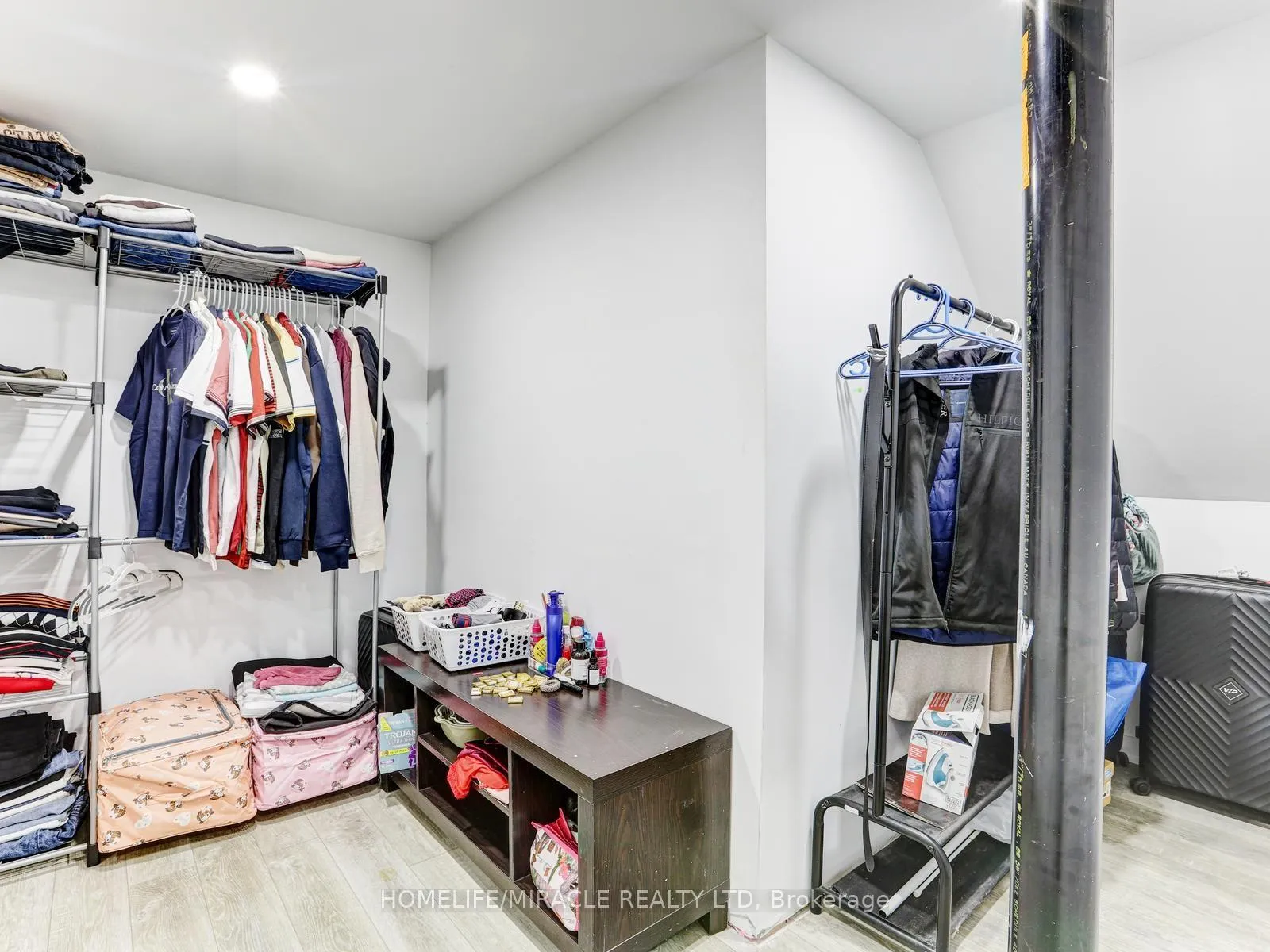 Photo 41 of 154 Deerpath Drive, Guelph, Willow West/Sugarbush/West Acres — HOMEH