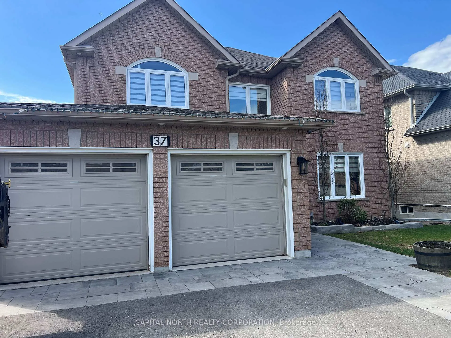 Photo 1 of Unit Basement, 37 Robertson Close, Vaughan, Maple — HOMEH