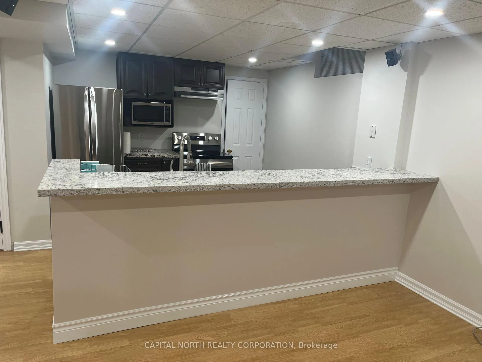 Photo 4 of Unit Basement, 37 Robertson Close, Vaughan, Maple — HOMEH
