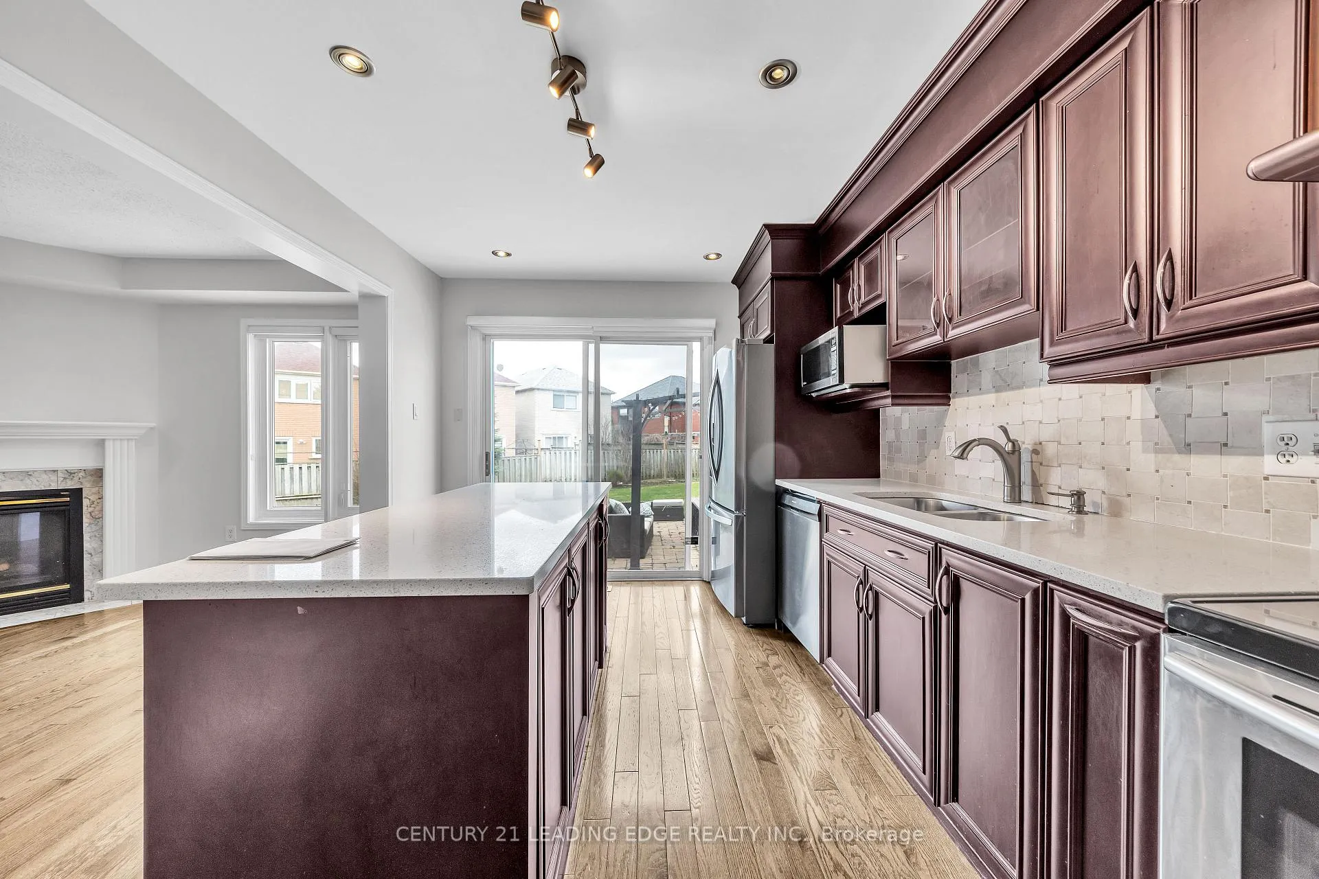 Photo 12 of 19 Connery Crescent, Markham, Middlefield — HOMEH
