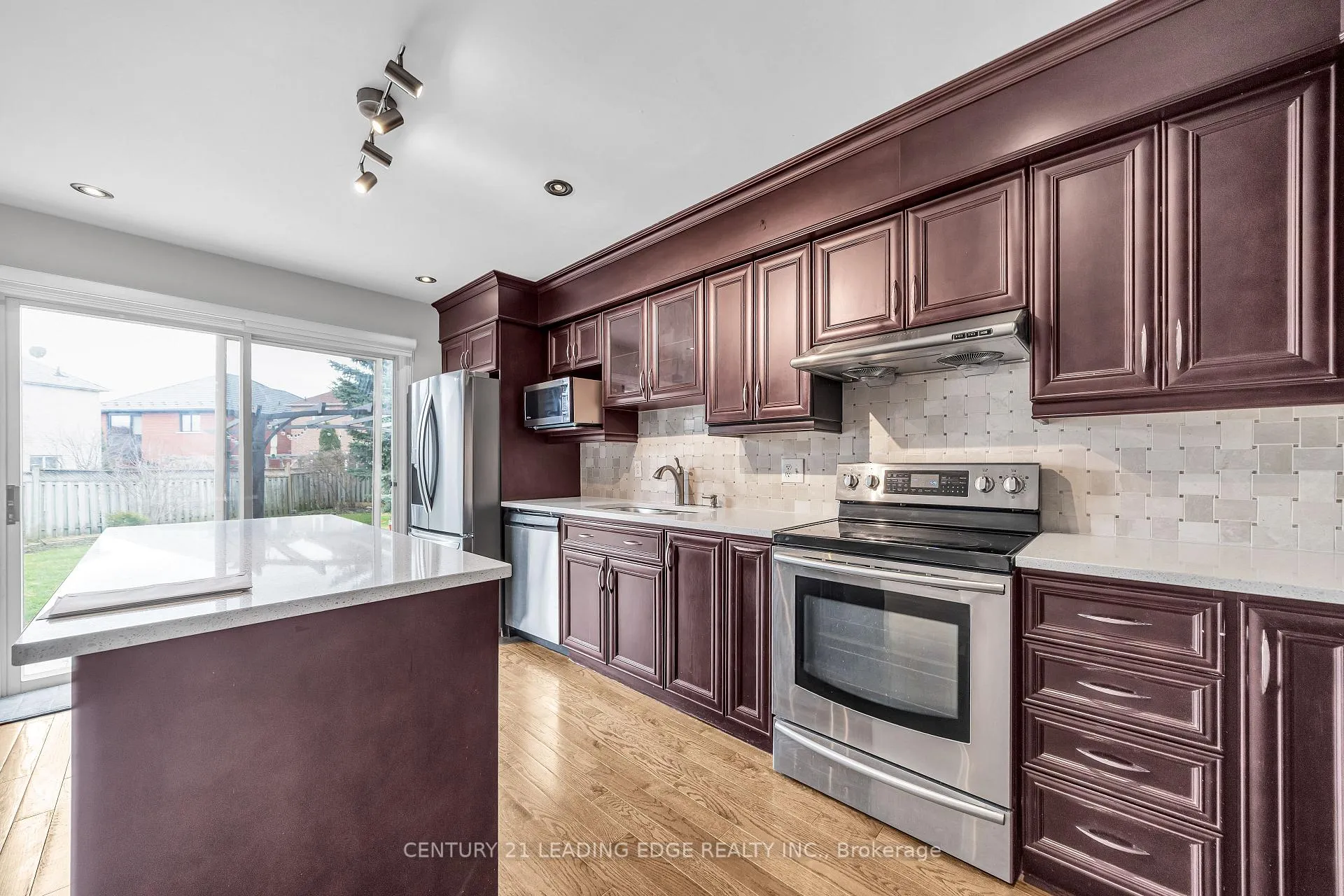 Photo 13 of 19 Connery Crescent, Markham, Middlefield — HOMEH