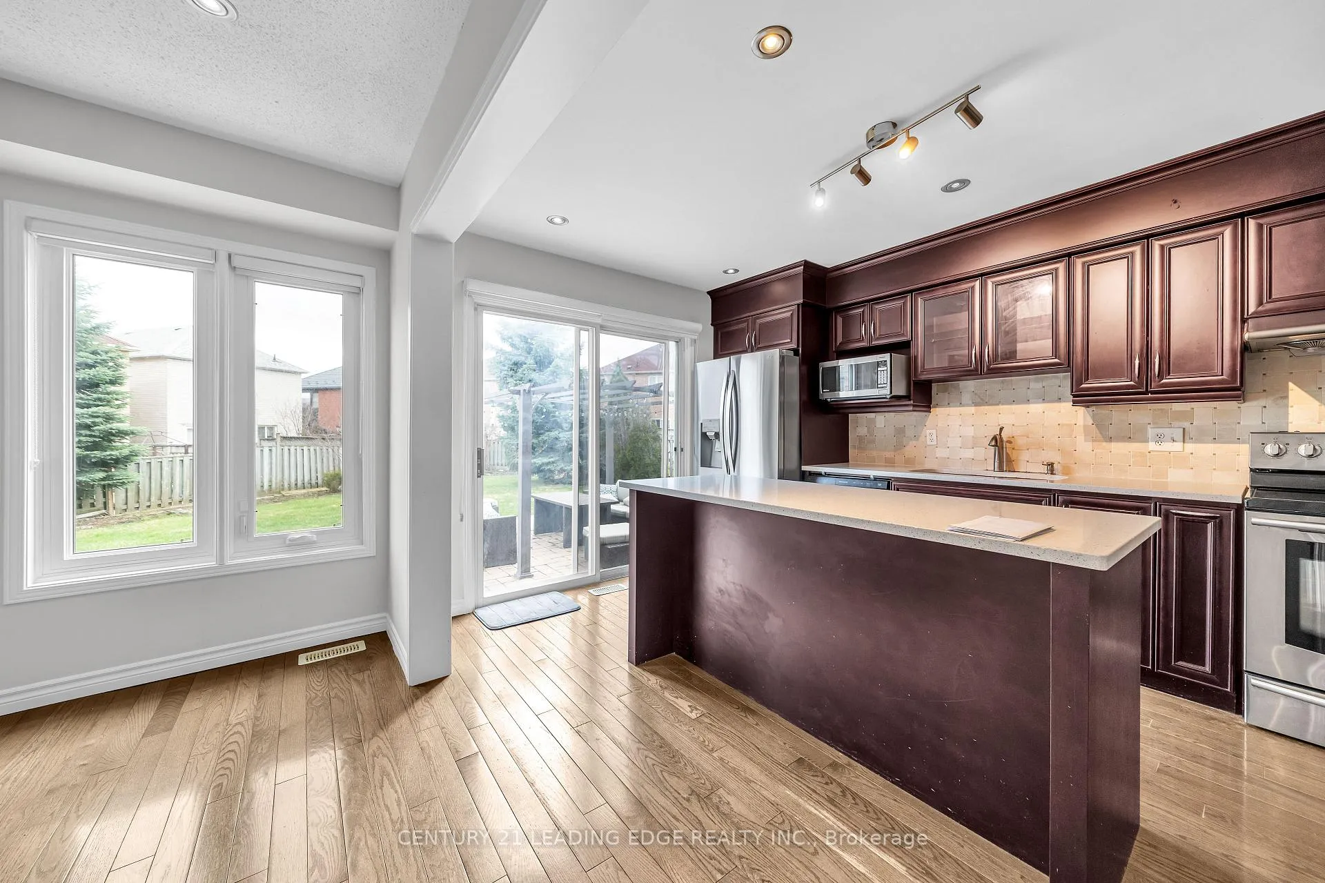 Photo 15 of 19 Connery Crescent, Markham, Middlefield — HOMEH