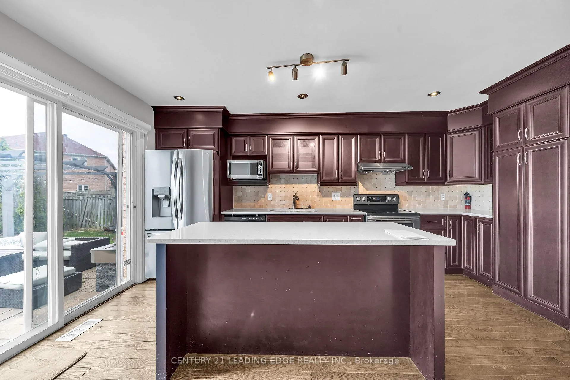 Photo 16 of 19 Connery Crescent, Markham, Middlefield — HOMEH