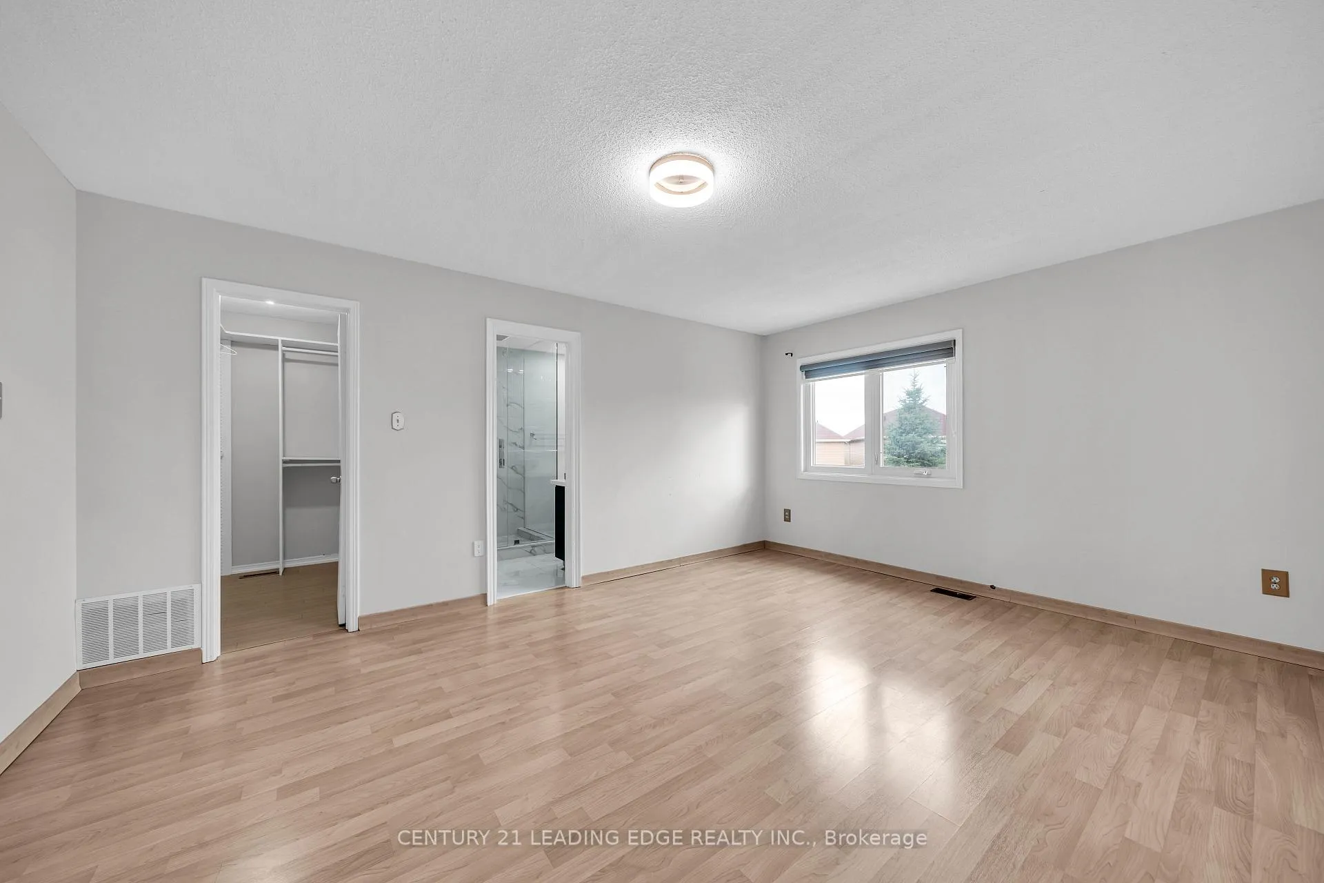 Photo 20 of 19 Connery Crescent, Markham, Middlefield — HOMEH