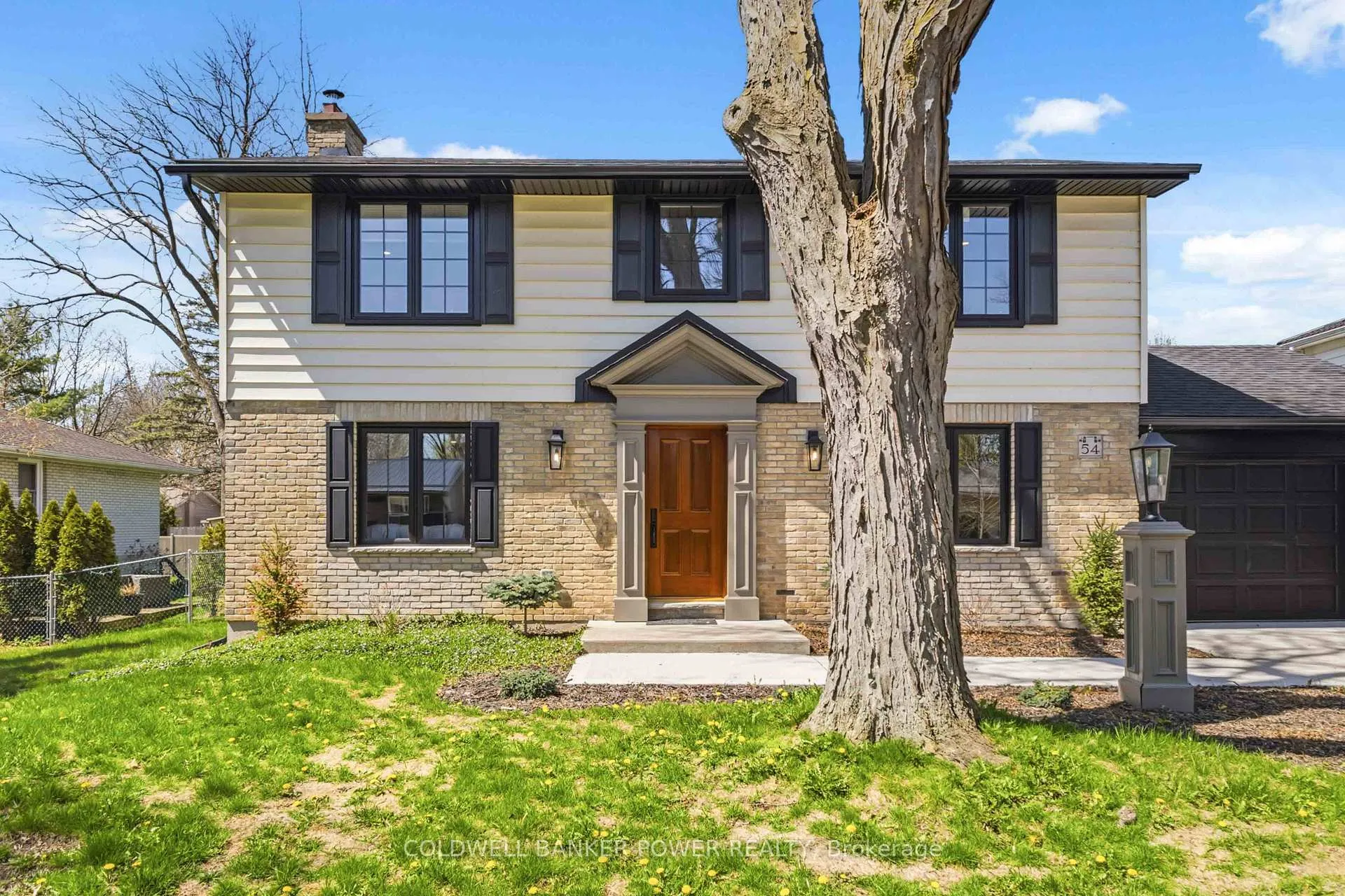 Front of 54 Lloyd Manor Crescent