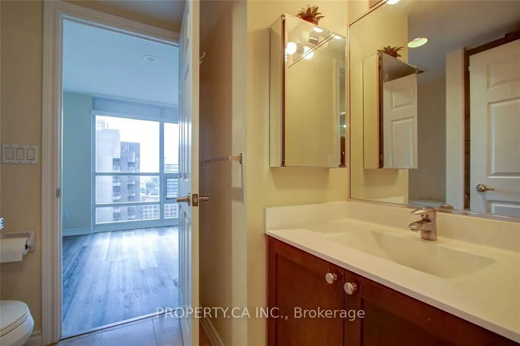 Photo 13 of Unit 3012, 761 Bay Street, Toronto, Bay Street Corridor — HOMEH