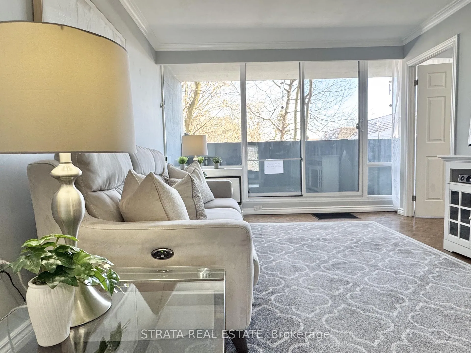 Photo 4 of Unit 203, 3555 Bathurst Street, Toronto, Bedford Park-Nortown — HOMEH