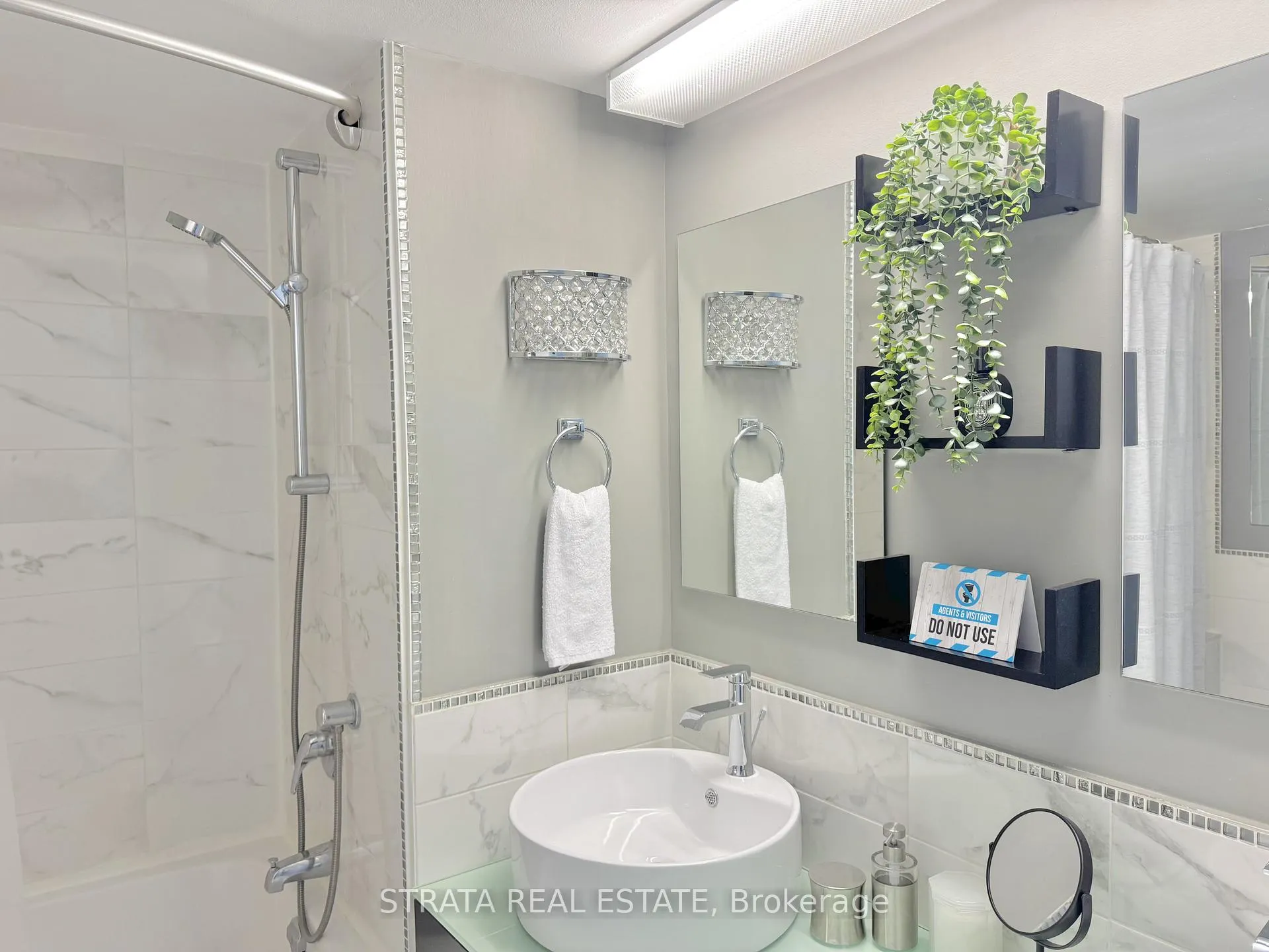 Photo 11 of Unit 203, 3555 Bathurst Street, Toronto, Bedford Park-Nortown — HOMEH
