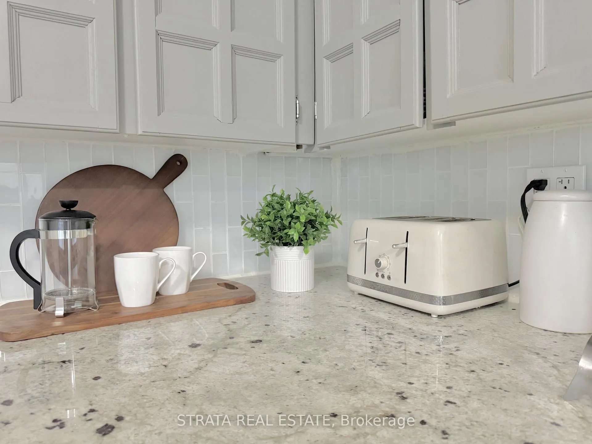 Photo 13 of Unit 203, 3555 Bathurst Street, Toronto, Bedford Park-Nortown — HOMEH