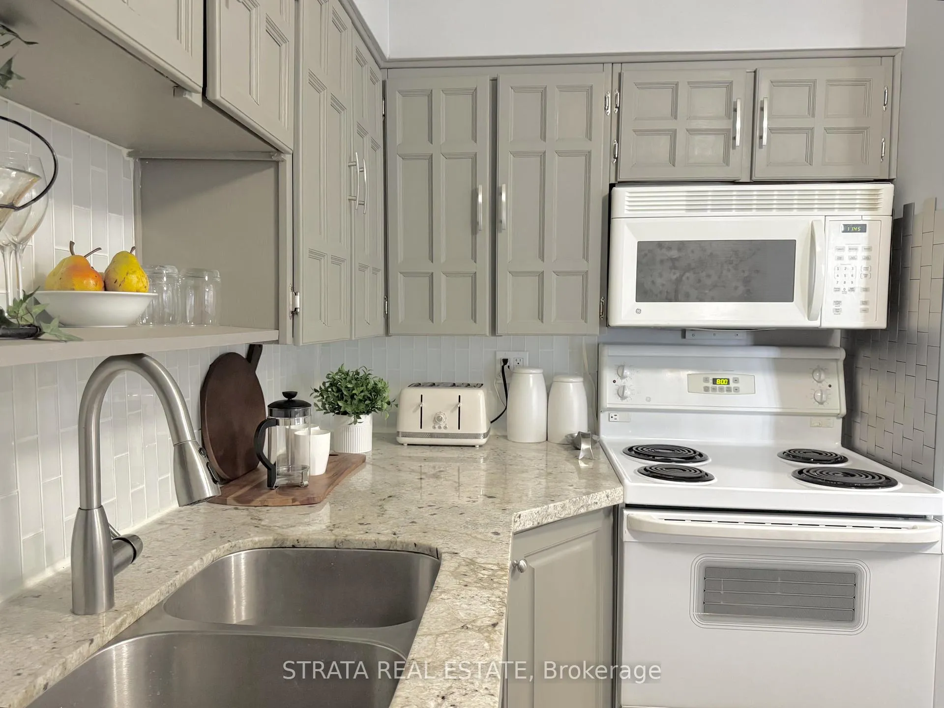 Photo 14 of Unit 203, 3555 Bathurst Street, Toronto, Bedford Park-Nortown — HOMEH