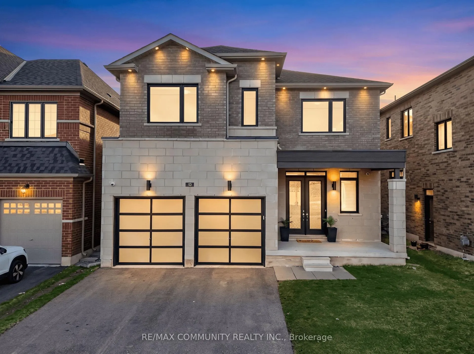 Photo 1 of 10 Nigh Drive, Markham, Middlefield — HOMEH
