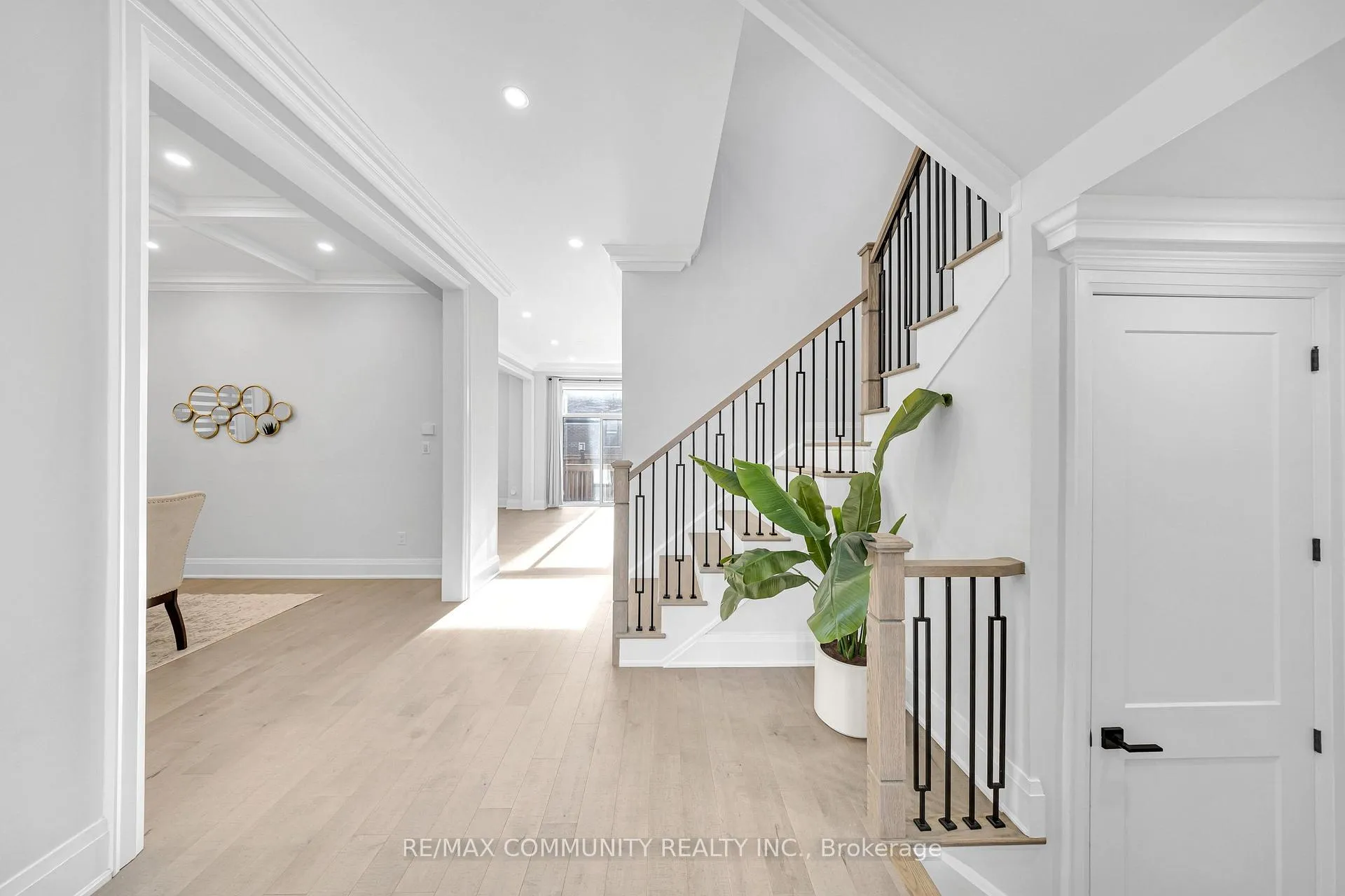 Photo 6 of 10 Nigh Drive, Markham, Middlefield — HOMEH