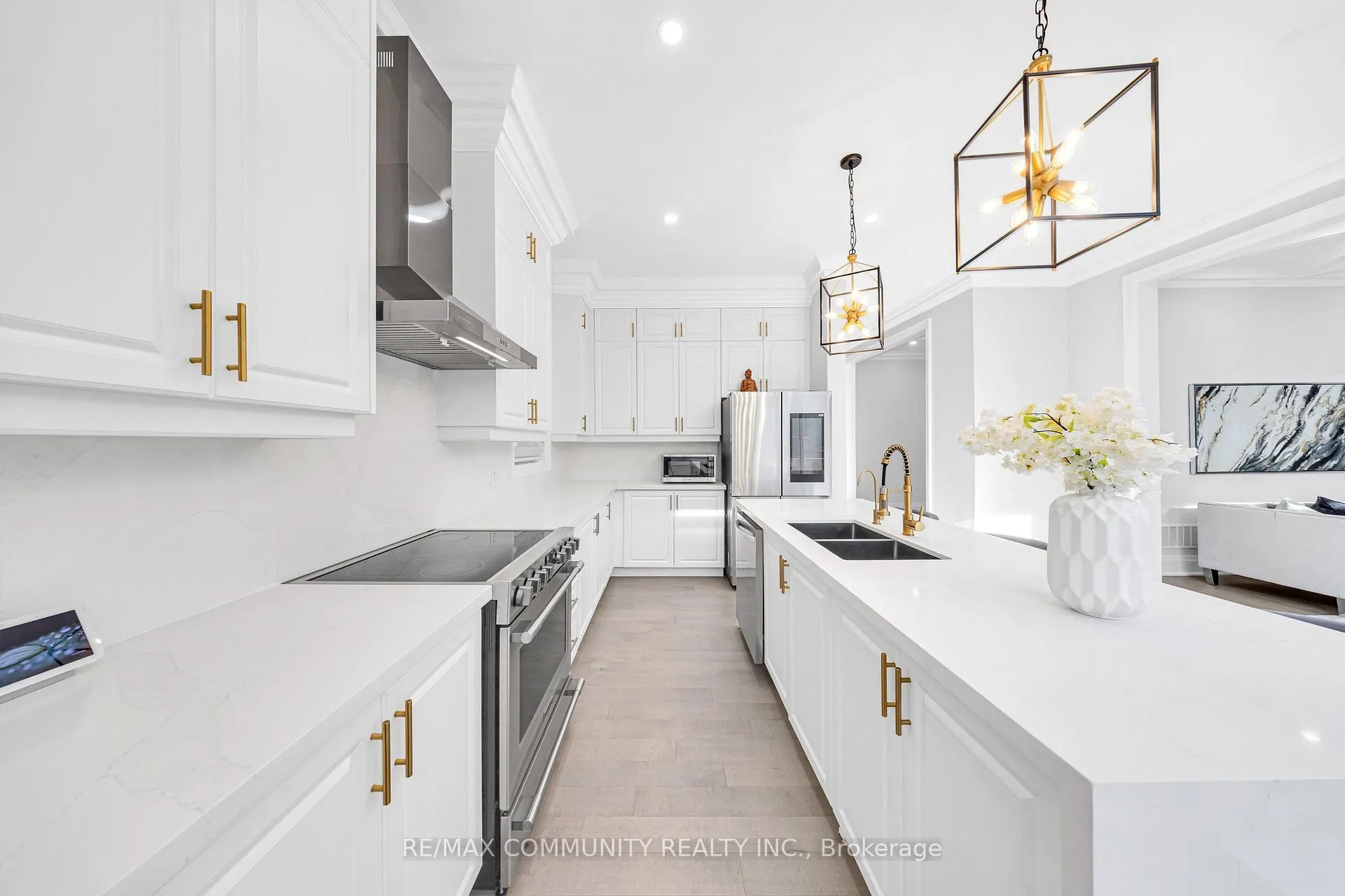 Photo 14 of 10 Nigh Drive, Markham, Middlefield — HOMEH