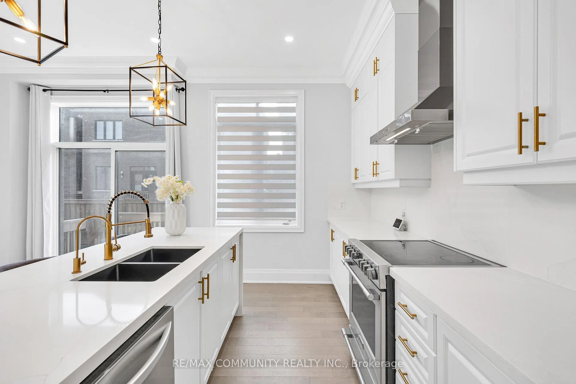 Photo 16 of 10 Nigh Drive, Markham, Middlefield — HOMEH