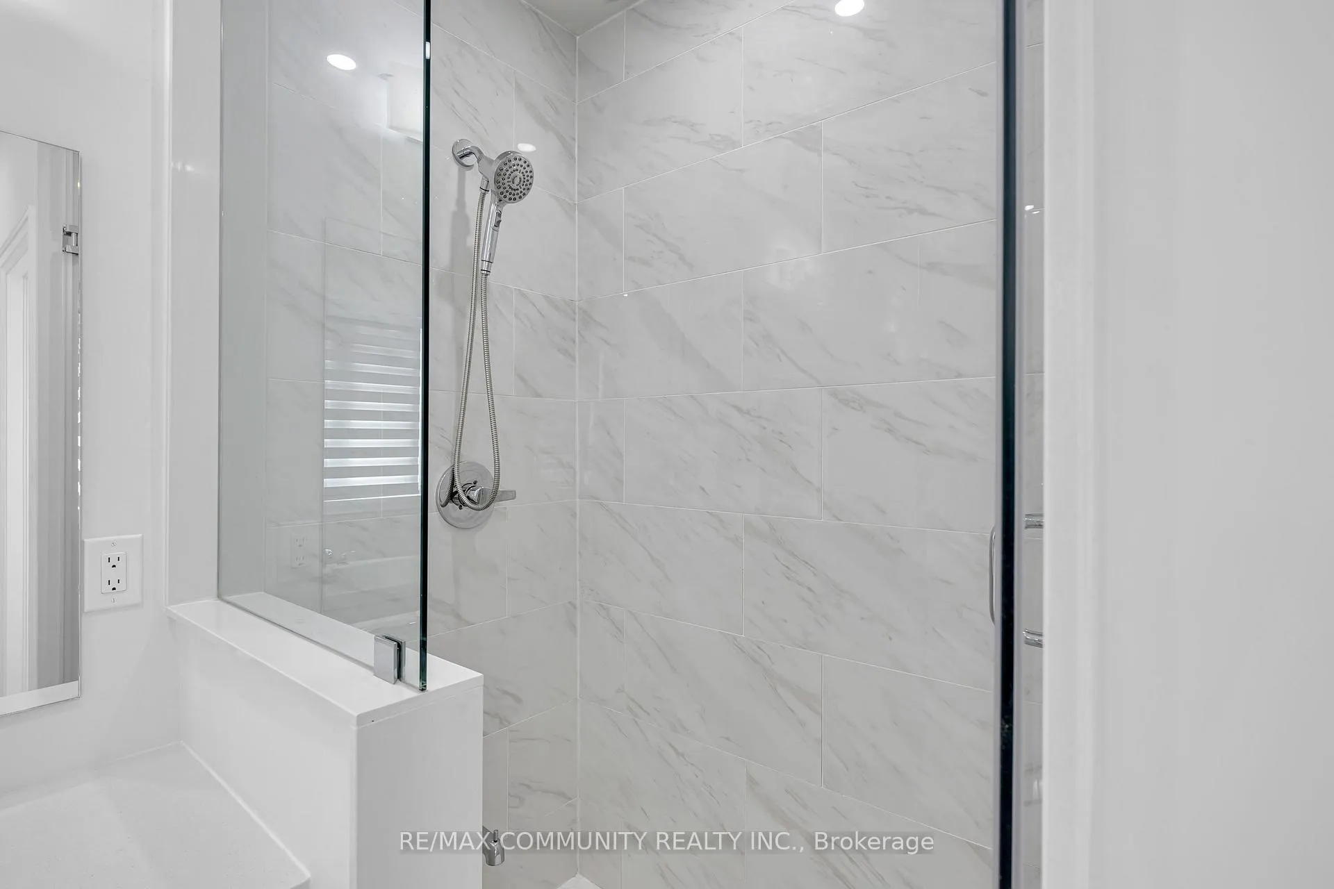 Photo 37 of 10 Nigh Drive, Markham, Middlefield — HOMEH