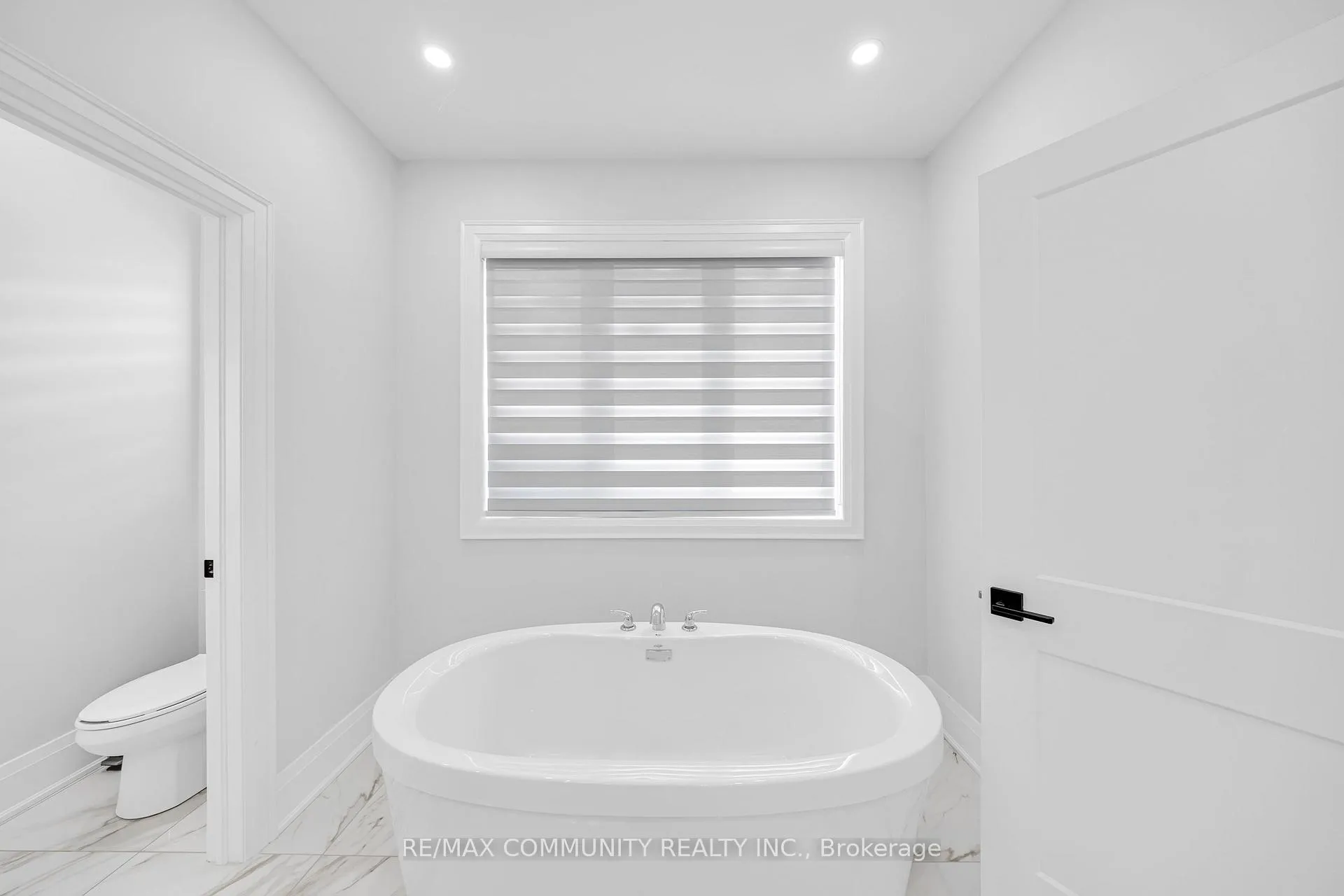 Photo 39 of 10 Nigh Drive, Markham, Middlefield — HOMEH