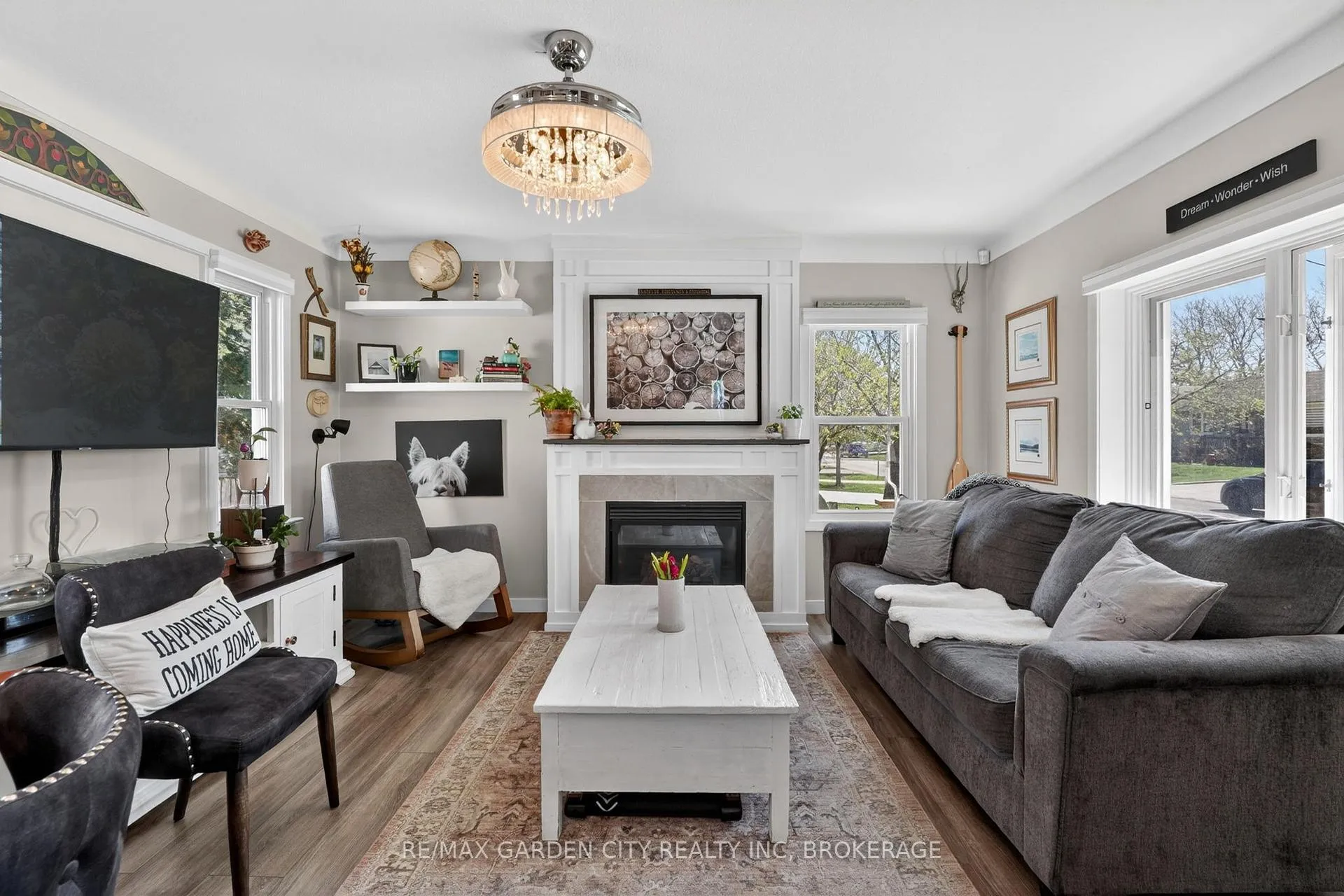 Photo 6 of 24 Bogart Street, St. Catharines, Port Weller — HOMEH