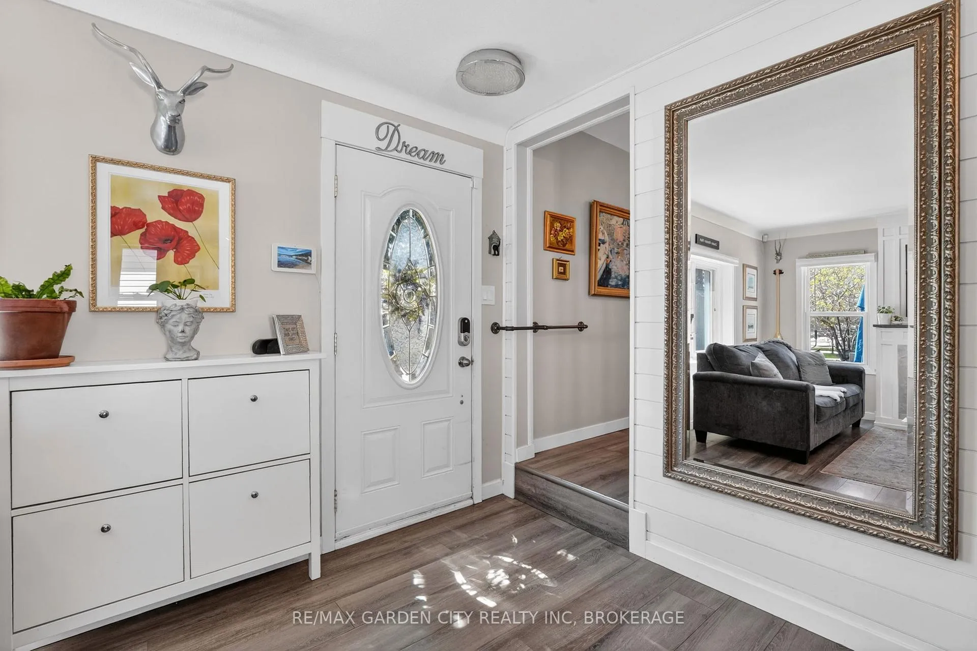 Photo 8 of 24 Bogart Street, St. Catharines, Port Weller — HOMEH