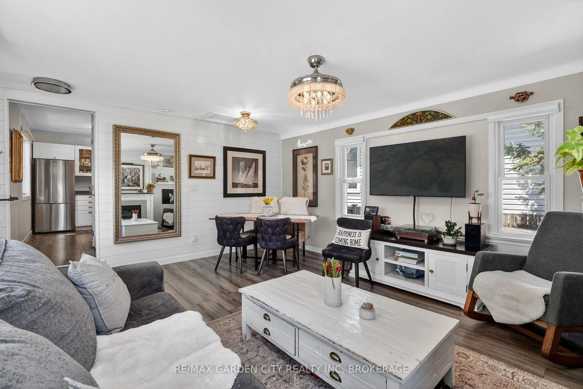 Photo 9 of 24 Bogart Street, St. Catharines, Port Weller — HOMEH