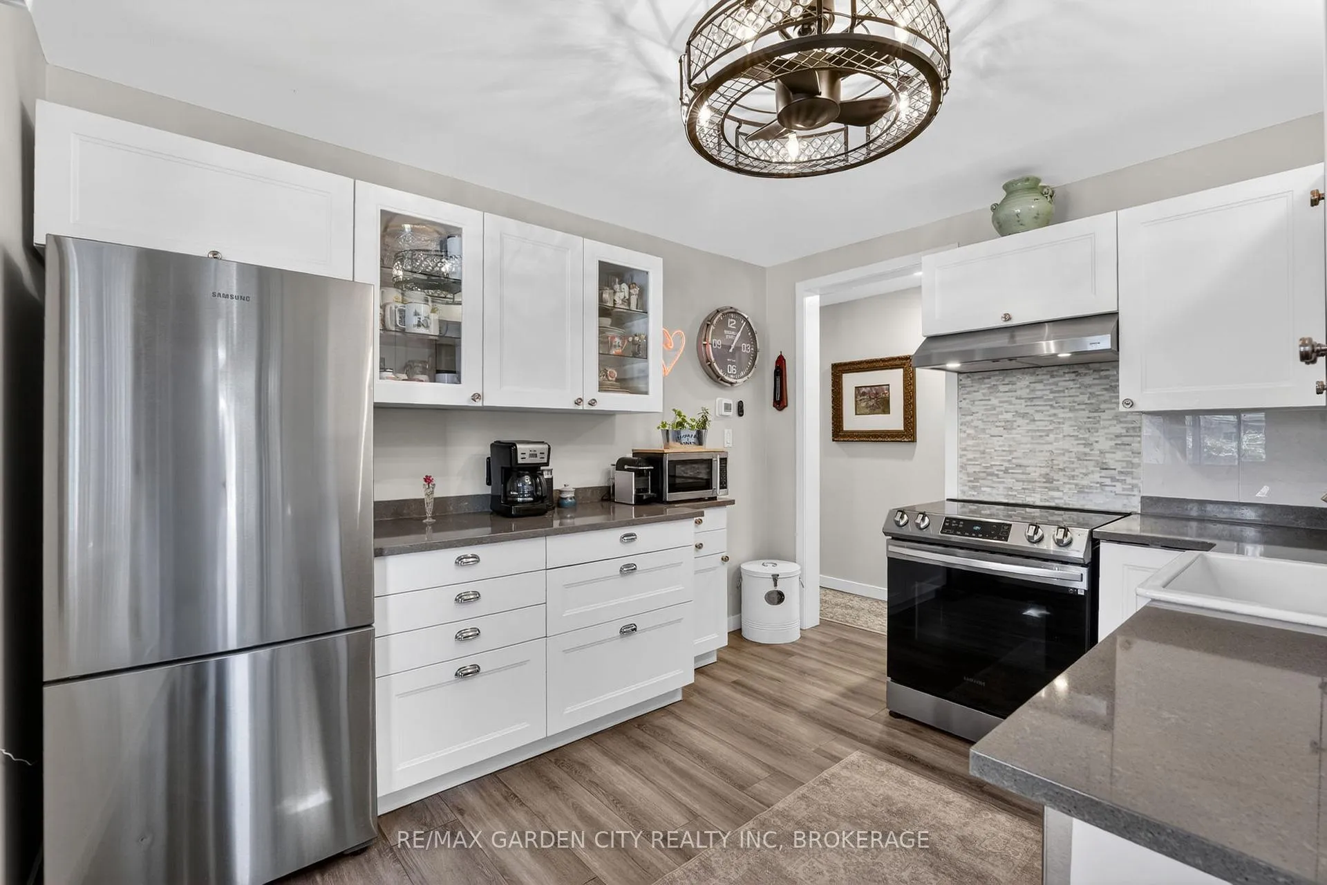 Photo 10 of 24 Bogart Street, St. Catharines, Port Weller — HOMEH