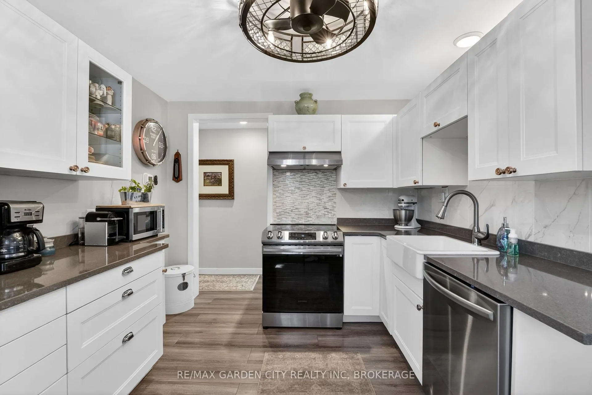 Photo 11 of 24 Bogart Street, St. Catharines, Port Weller — HOMEH