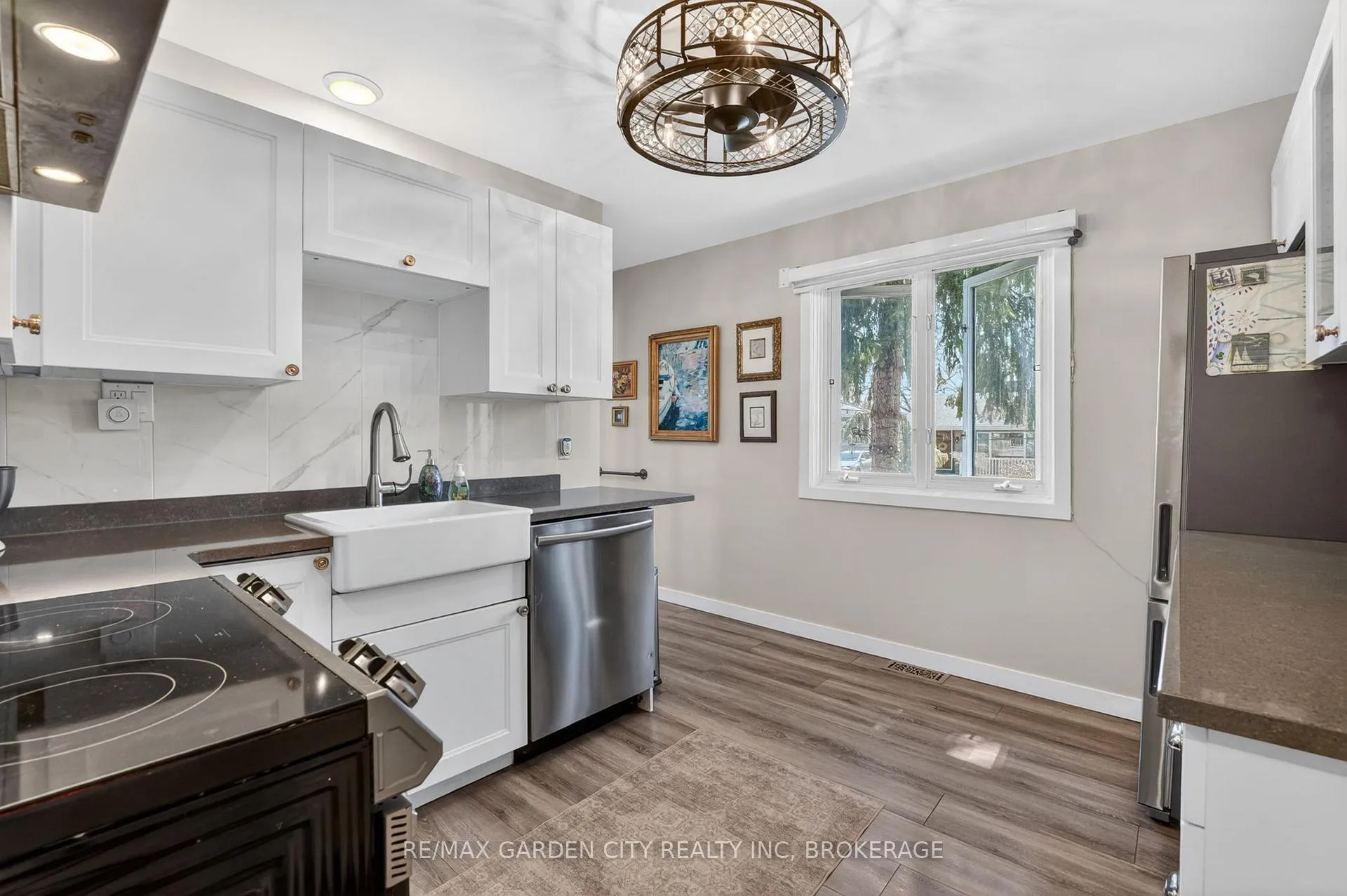 Photo 13 of 24 Bogart Street, St. Catharines, Port Weller — HOMEH