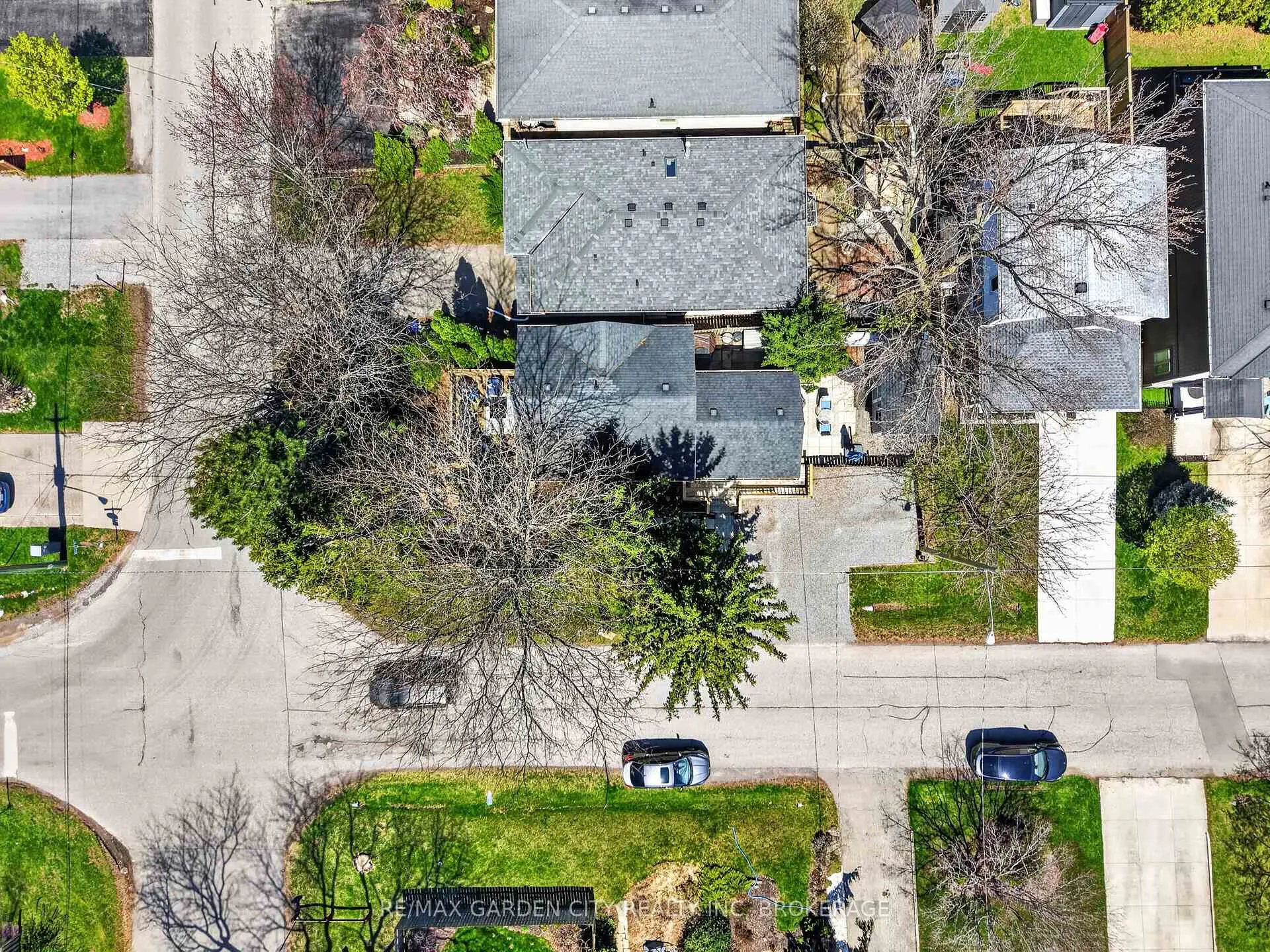 Photo 29 of 24 Bogart Street, St. Catharines, Port Weller — HOMEH