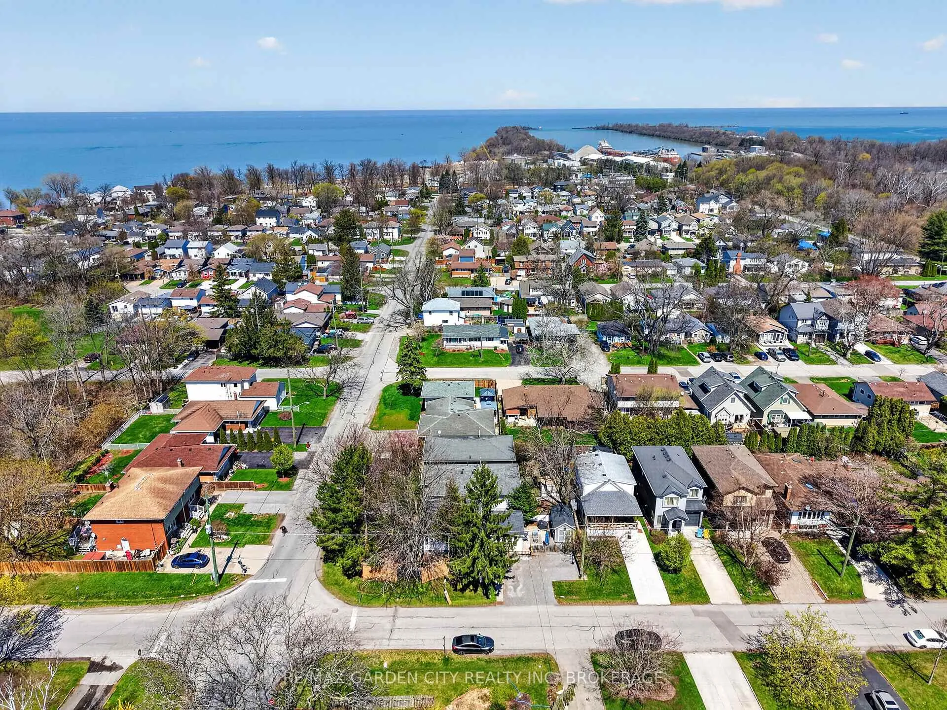 Photo 30 of 24 Bogart Street, St. Catharines, Port Weller — HOMEH