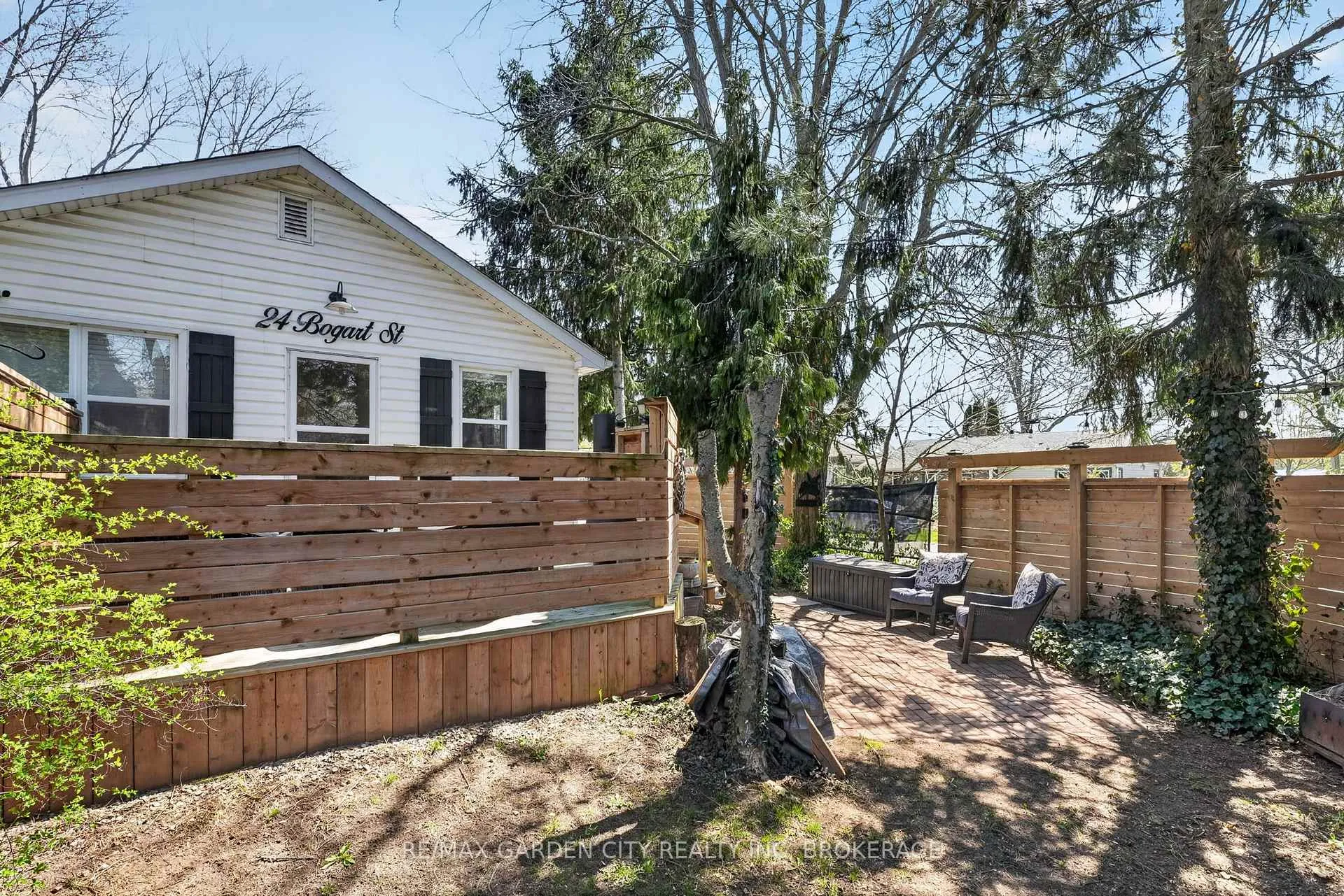 Photo 42 of 24 Bogart Street, St. Catharines, Port Weller — HOMEH
