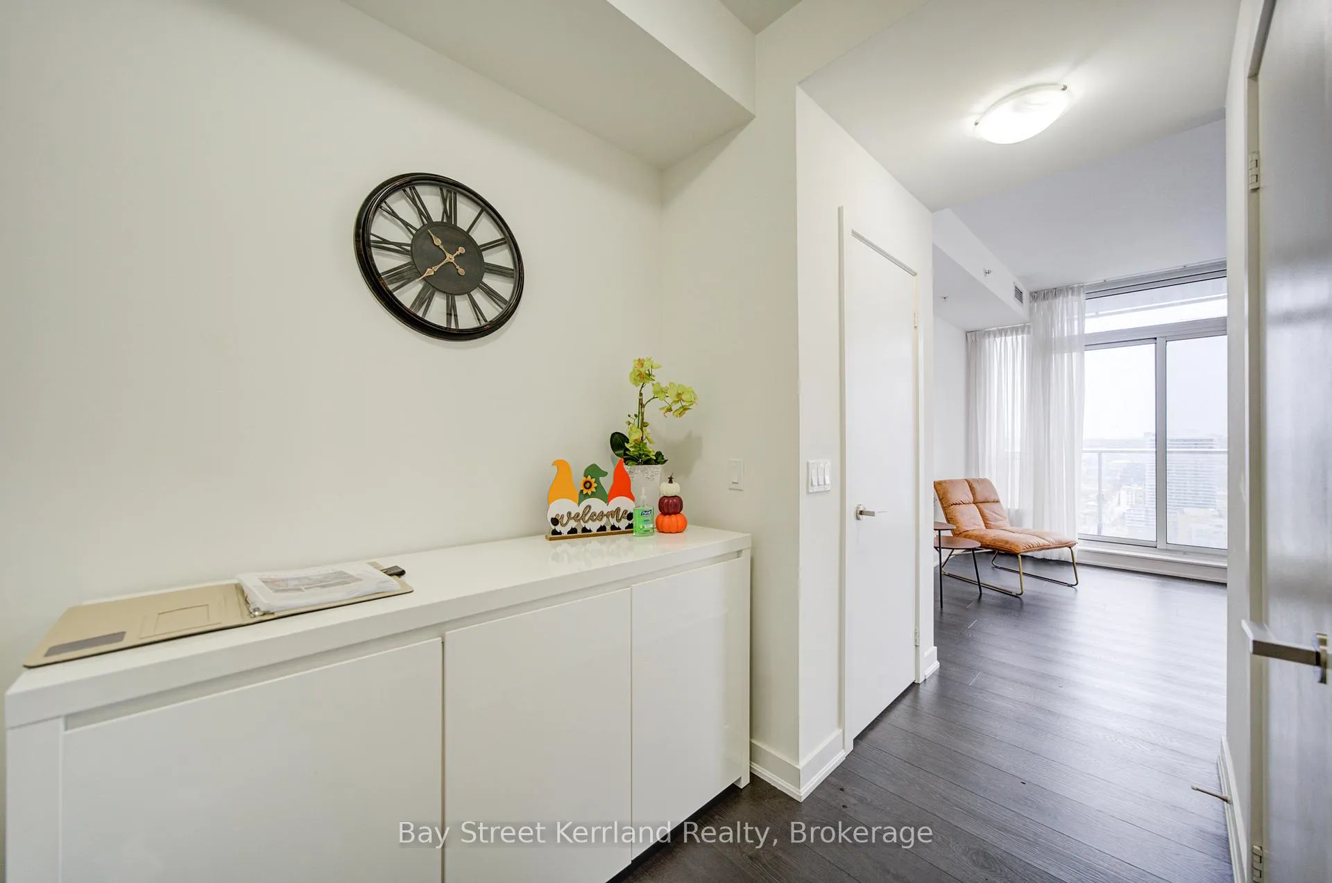 Photo 5 of Unit 3701, 30 Nelson Street, Toronto, Waterfront Communities — HOMEH