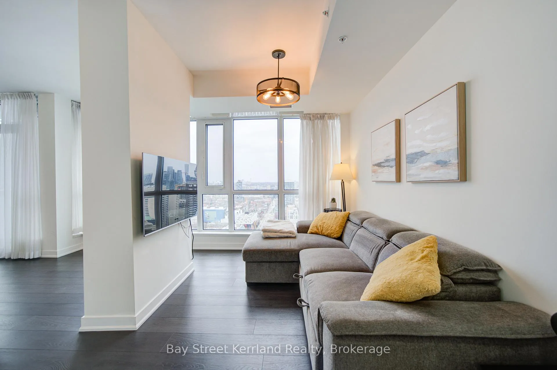 Photo 8 of Unit 3701, 30 Nelson Street, Toronto, Waterfront Communities — HOMEH