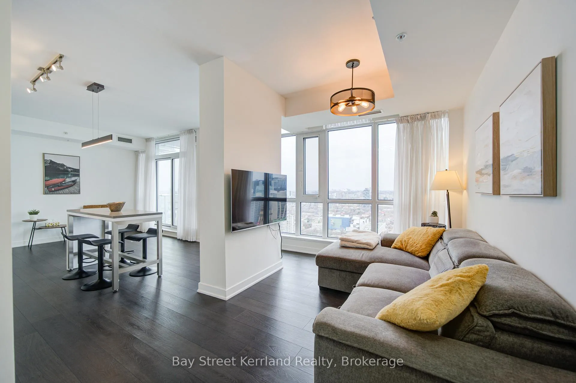 Photo 9 of Unit 3701, 30 Nelson Street, Toronto, Waterfront Communities — HOMEH