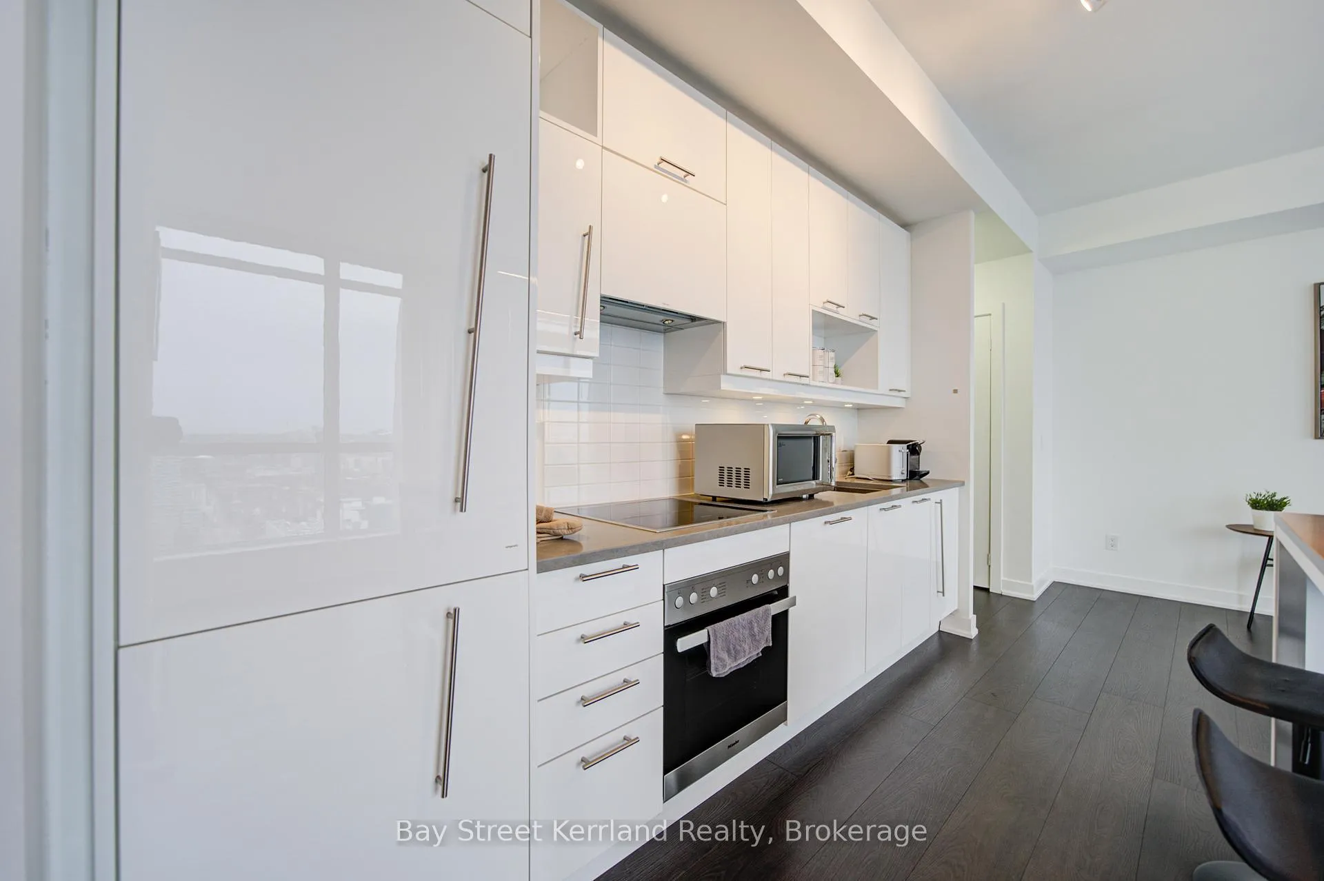 Photo 11 of Unit 3701, 30 Nelson Street, Toronto, Waterfront Communities — HOMEH