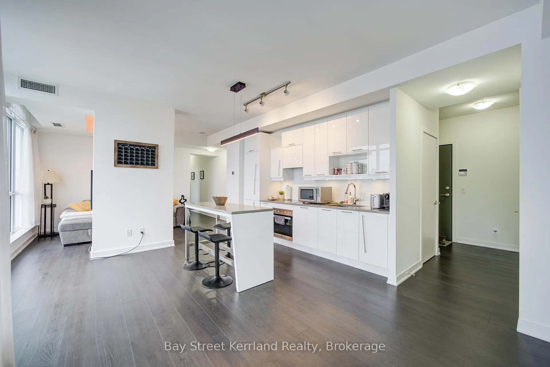 Photo 14 of Unit 3701, 30 Nelson Street, Toronto, Waterfront Communities — HOMEH