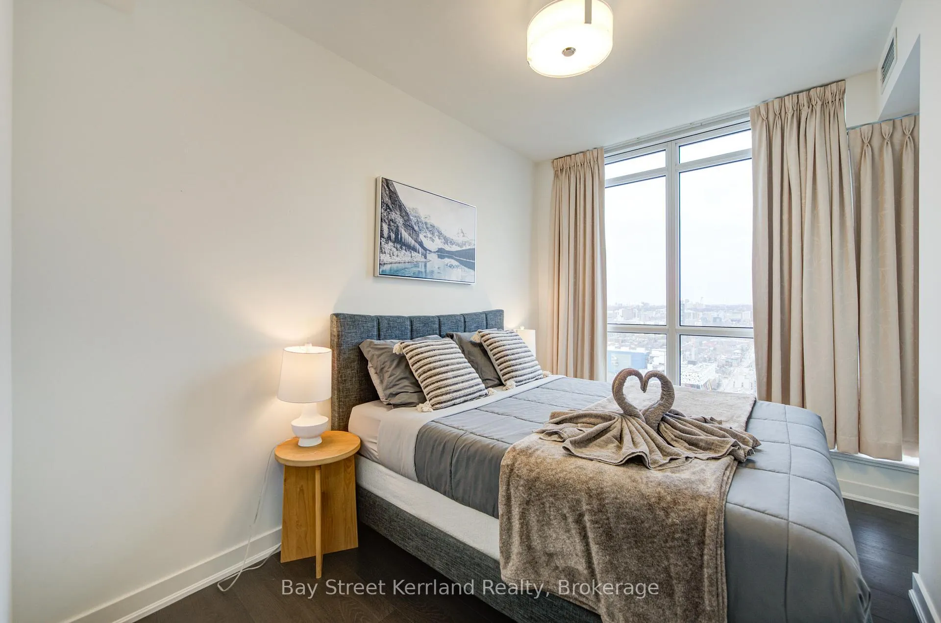 Photo 17 of Unit 3701, 30 Nelson Street, Toronto, Waterfront Communities — HOMEH
