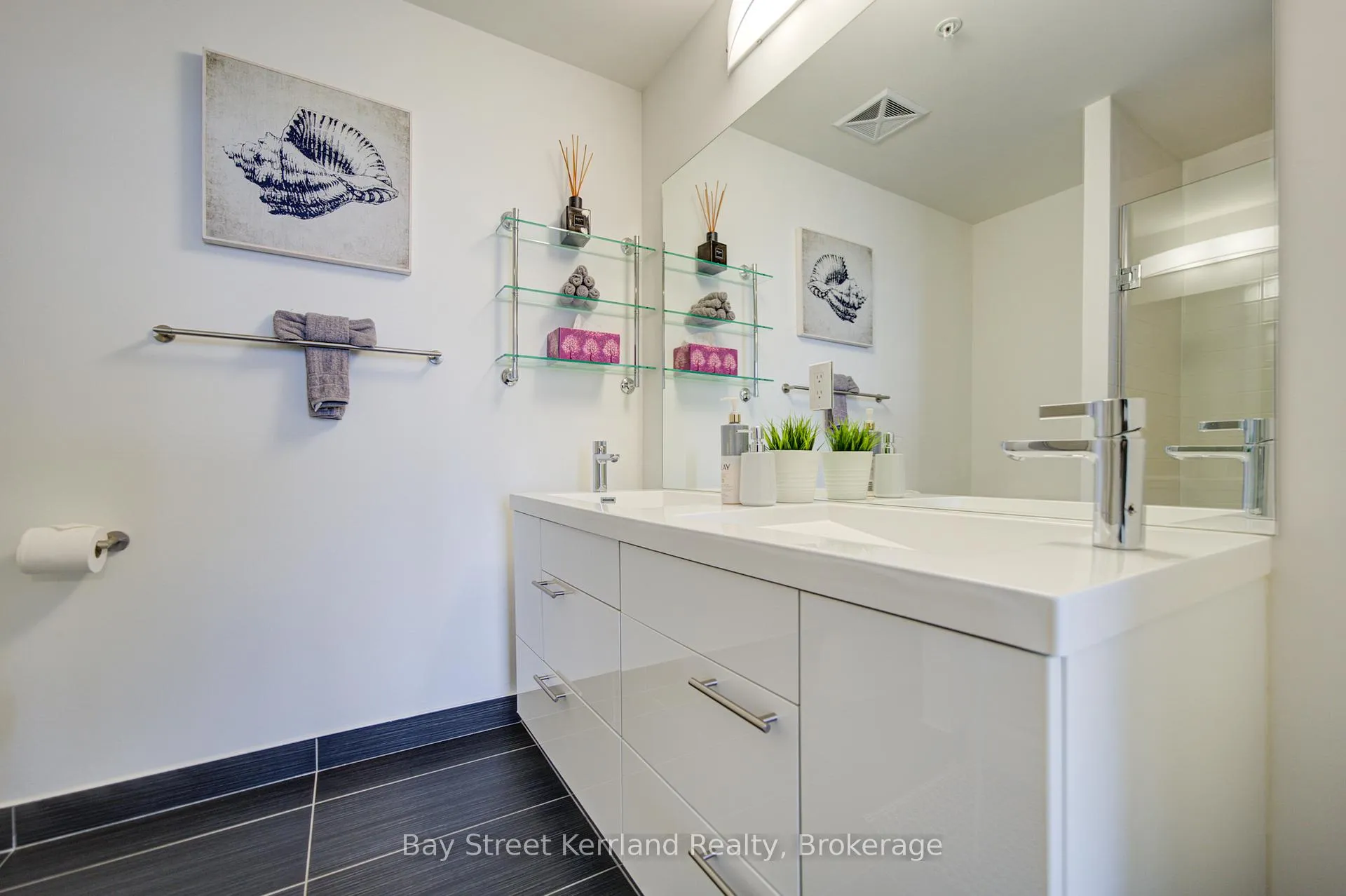 Photo 27 of Unit 3701, 30 Nelson Street, Toronto, Waterfront Communities — HOMEH