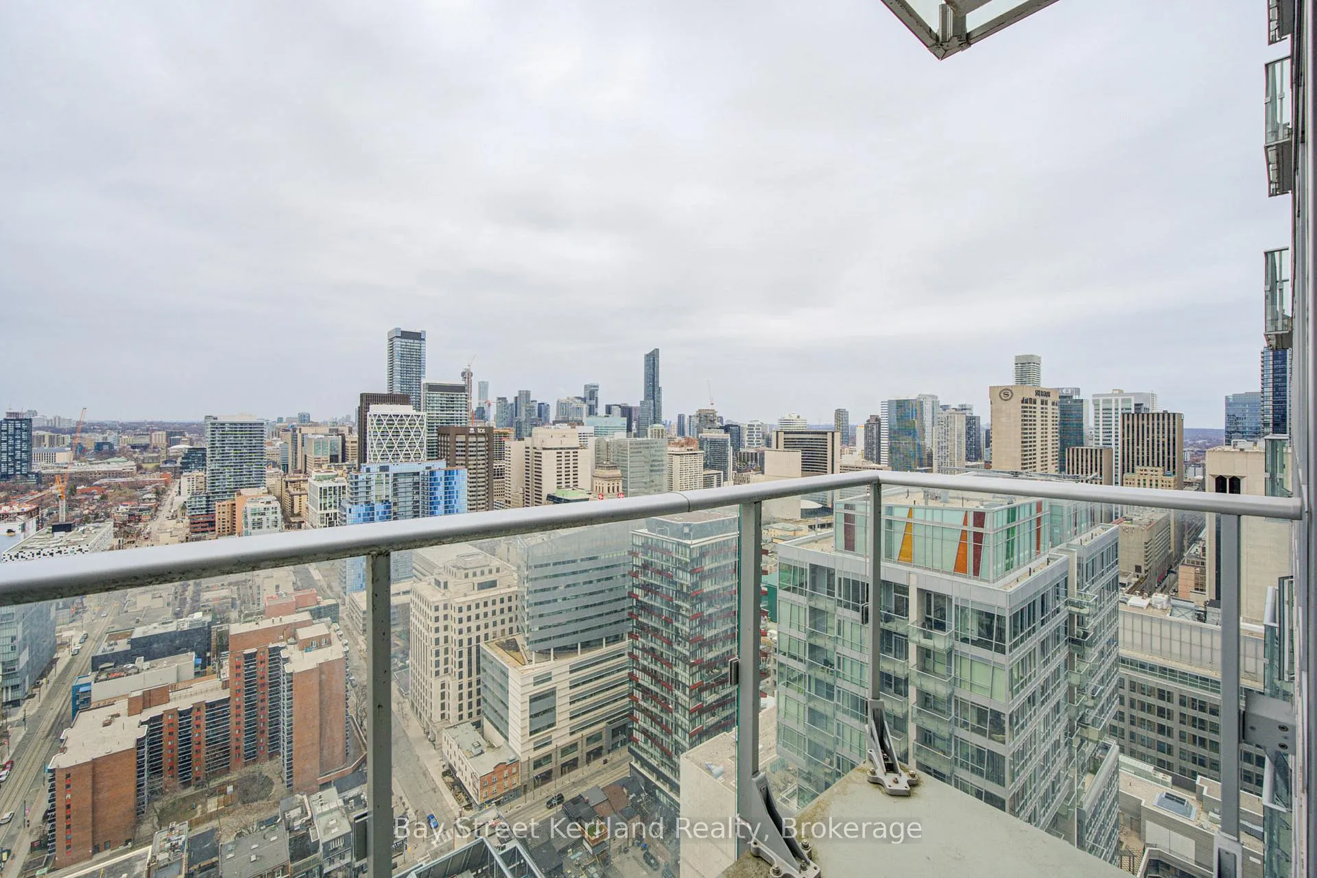 Photo 32 of Unit 3701, 30 Nelson Street, Toronto, Waterfront Communities — HOMEH