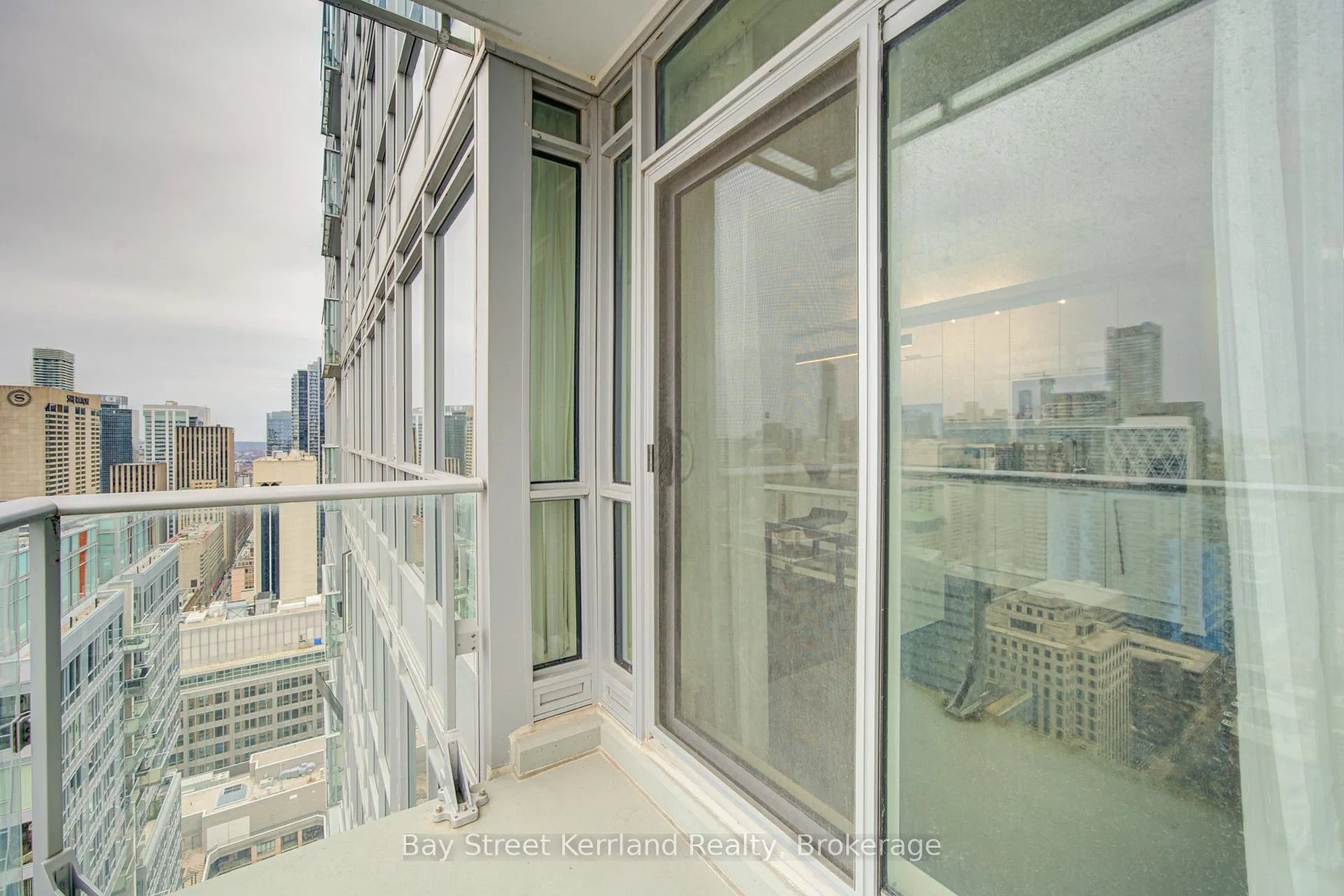 Photo 33 of Unit 3701, 30 Nelson Street, Toronto, Waterfront Communities — HOMEH