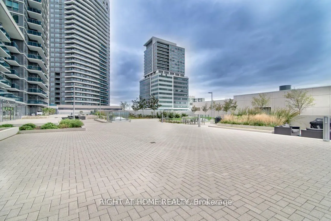Photo 14 of Unit PH-208, 7167 Yonge Street, Markham, Grandview — HOMEH