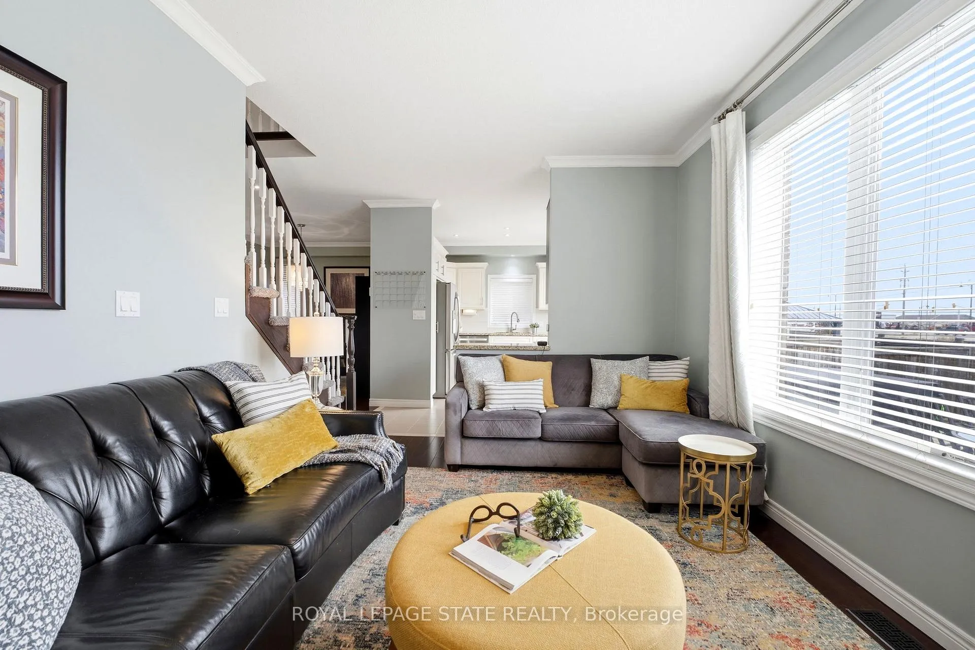 Photo 5 of 23 Garinger Crescent, Hamilton, Binbrook — HOMEH