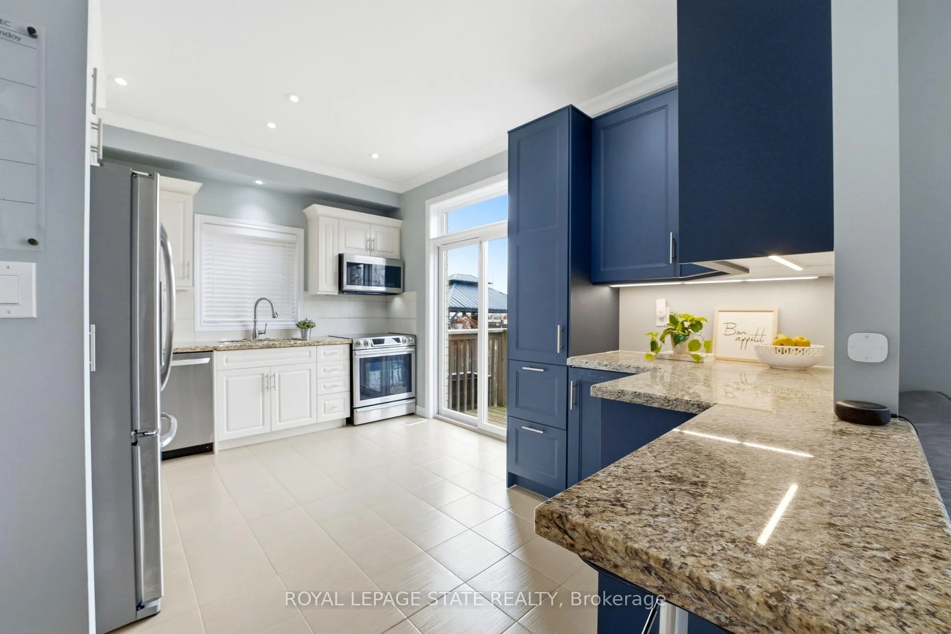 Photo 6 of 23 Garinger Crescent, Hamilton, Binbrook — HOMEH