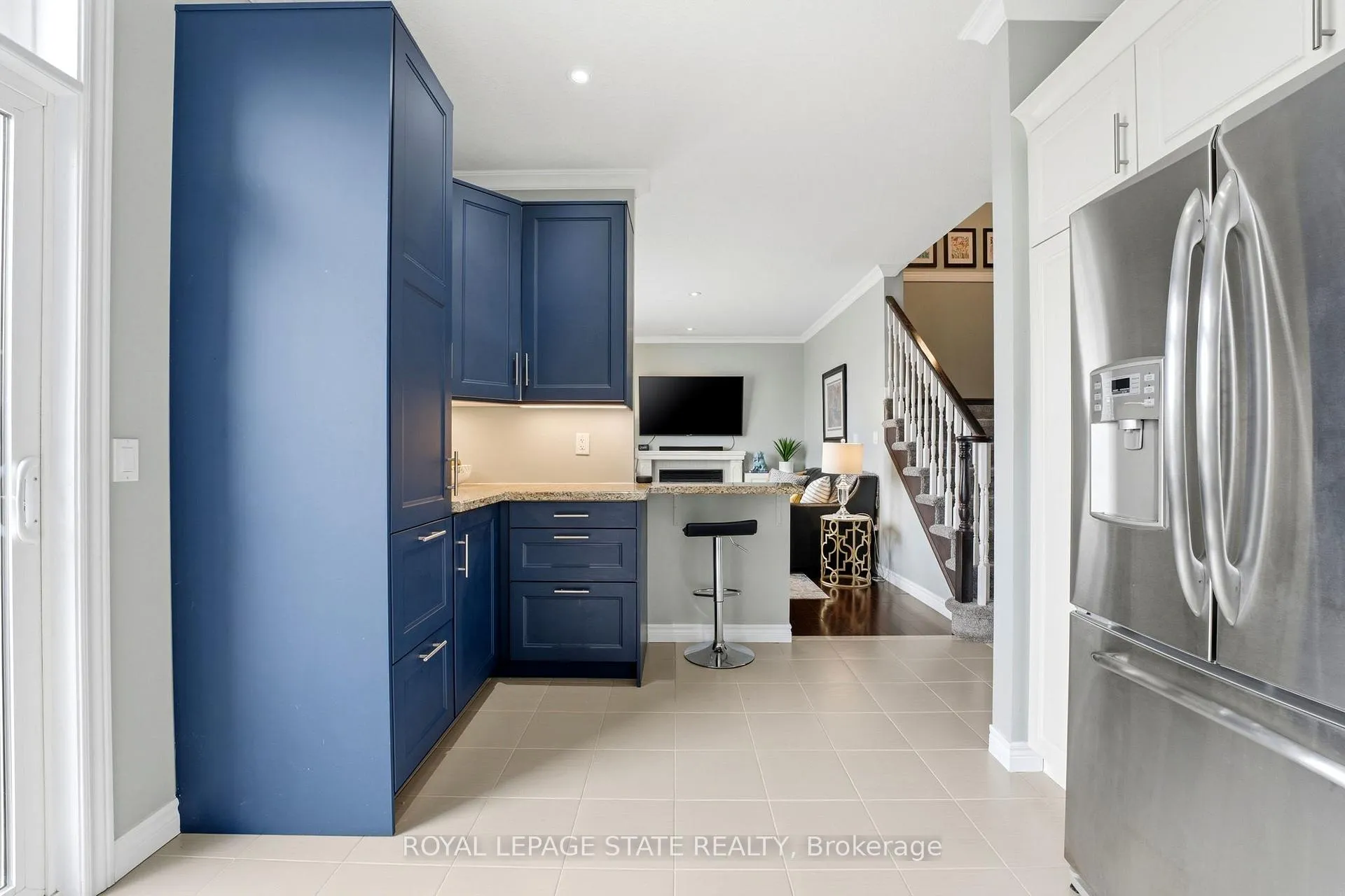 Photo 10 of 23 Garinger Crescent, Hamilton, Binbrook — HOMEH
