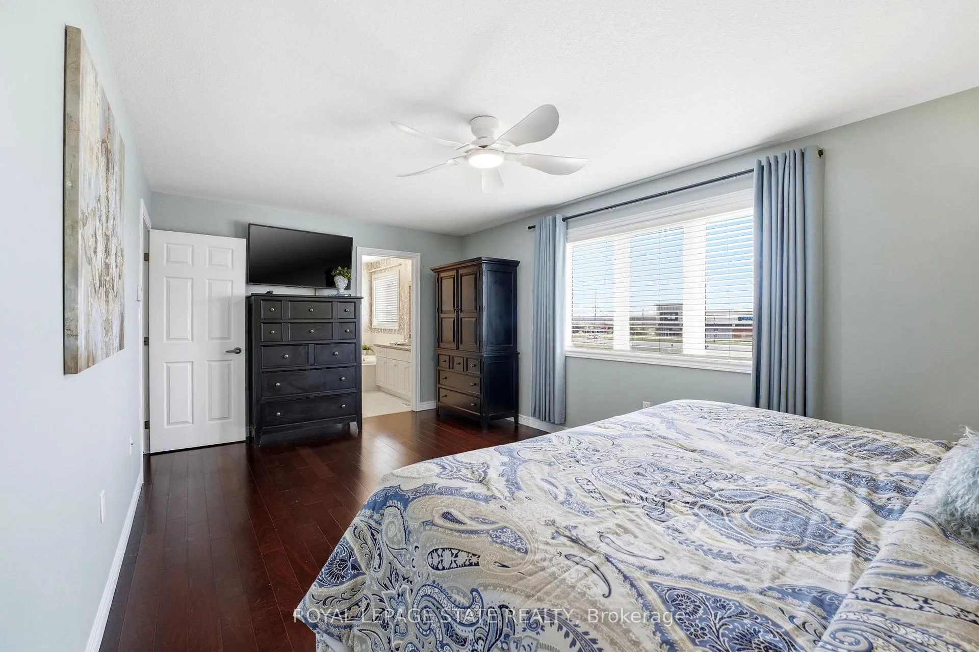 Photo 15 of 23 Garinger Crescent, Hamilton, Binbrook — HOMEH