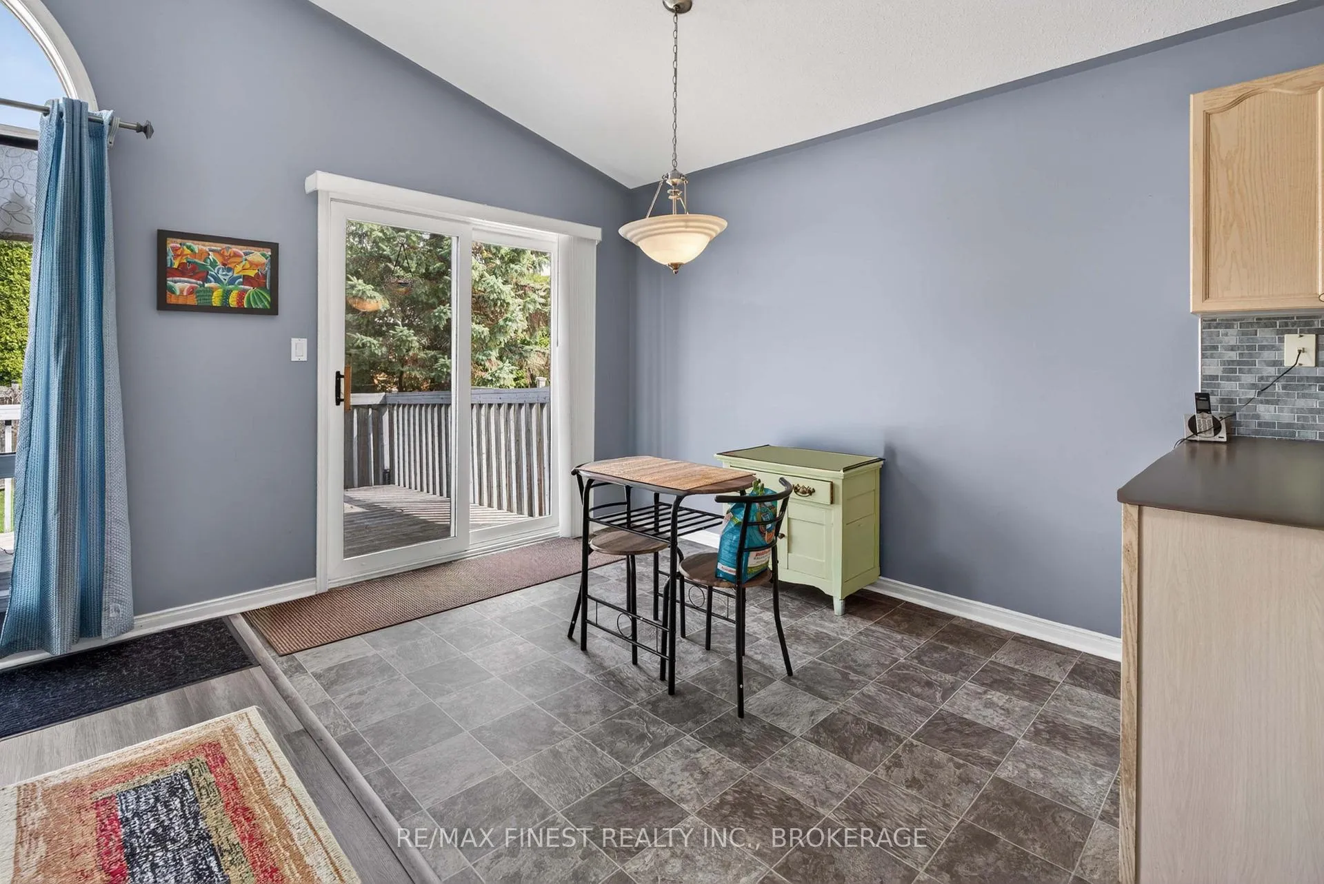 Photo 11 of 430 Fieldstone Drive, Kingston, Kingston East (Incl Barret Crt) — HOMEH