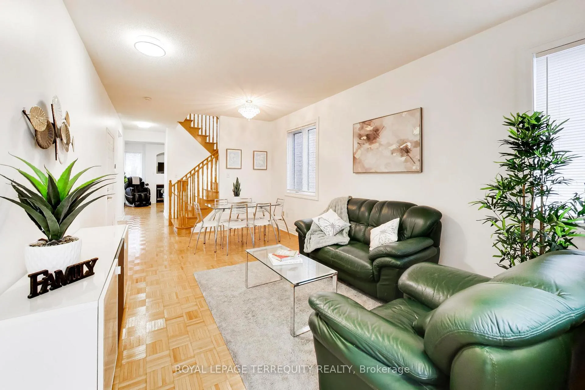 Photo 5 of 40 Teal Crescent, Vaughan, Vellore Village — HOMEH